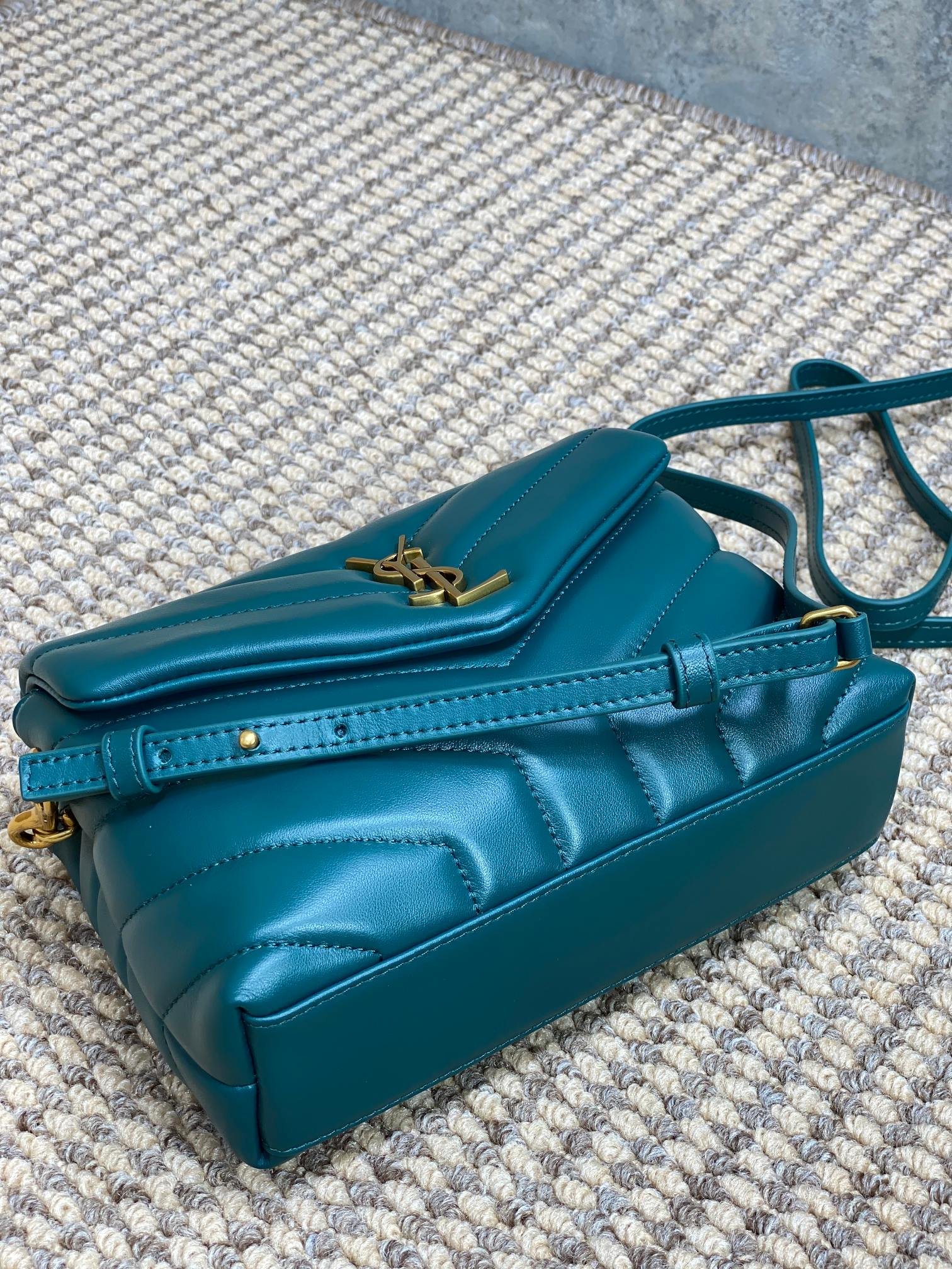 {Style No: G5TH8UPY} LOULOU MINI BAG 20 IN DARK CYAN LAMBSKIN GOLD HARDWARE - Image 2
