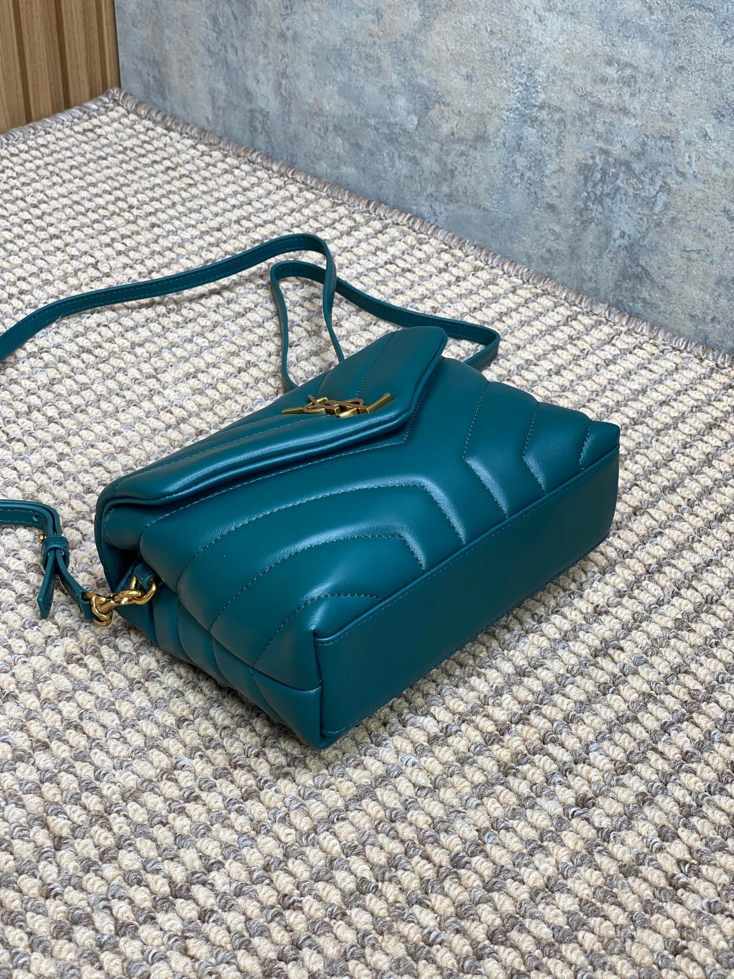 {Style No: G5TH8UPY} LOULOU MINI BAG 20 IN DARK CYAN LAMBSKIN GOLD HARDWARE - Image 3