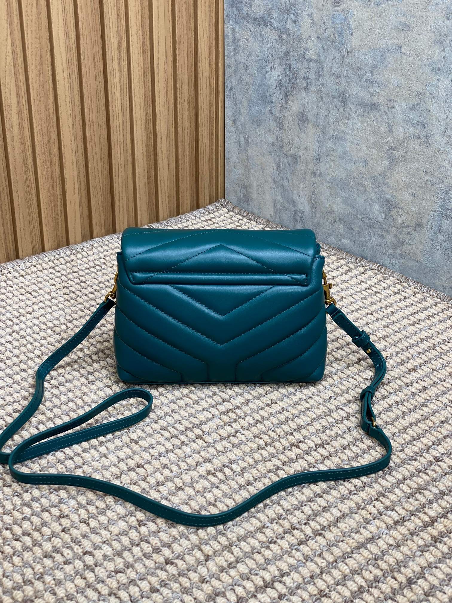 {Style No: G5TH8UPY} LOULOU MINI BAG 20 IN DARK CYAN LAMBSKIN GOLD HARDWARE - Image 6