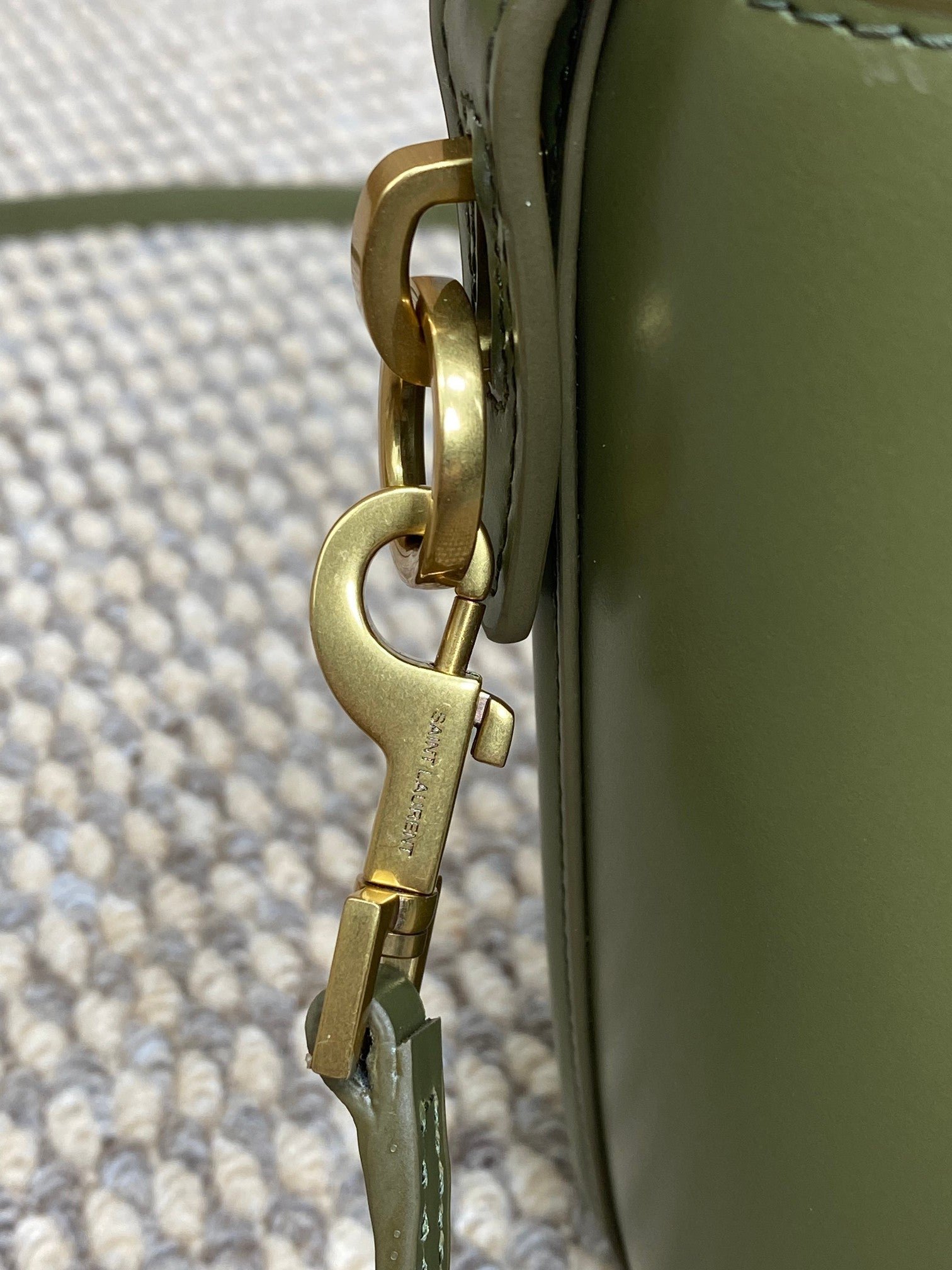 {Style No: C7SBB1YP} LE 37 MINI BUCKET BAG 15 IN AVOCADO GREEN CALFSKIN GOLD HARDWARE - Image 2