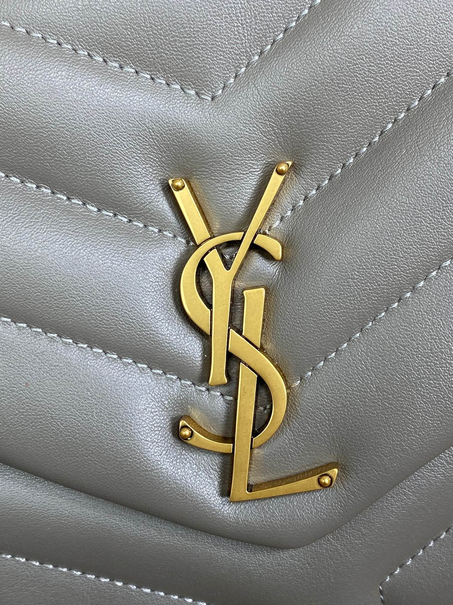 {Style No: TKV591LP} LOULOU SMALL 25 SHOULDER BAG IN DARK GREEN LAMBSKIN GOLD HARDWARE - Image 5