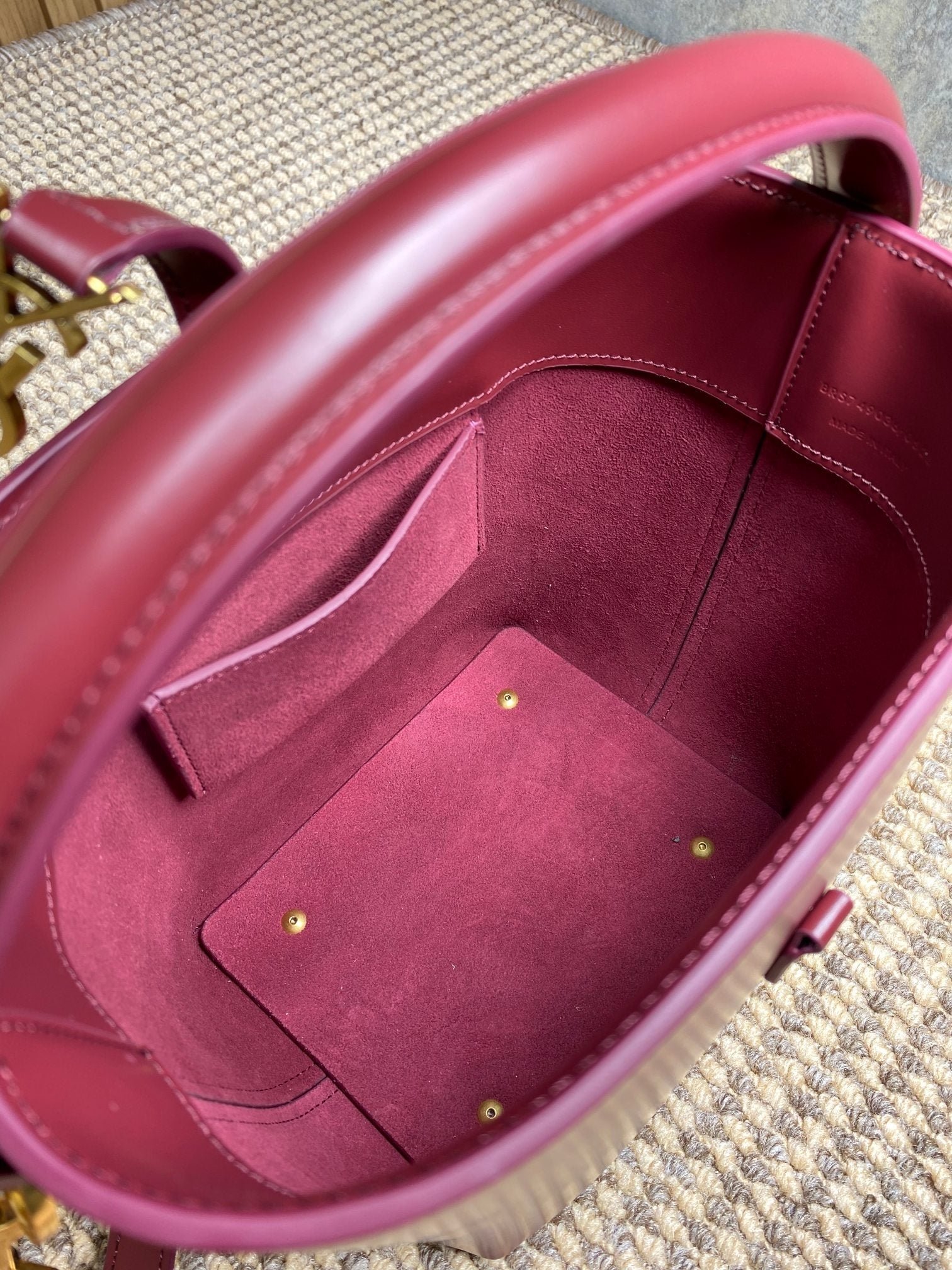 {Style No: XV18XX6R} LE 37 SMALL BUCKET BAG 20 IN BURGUNDY RED CALFSKIN GOLD HARDWARE - Image 3