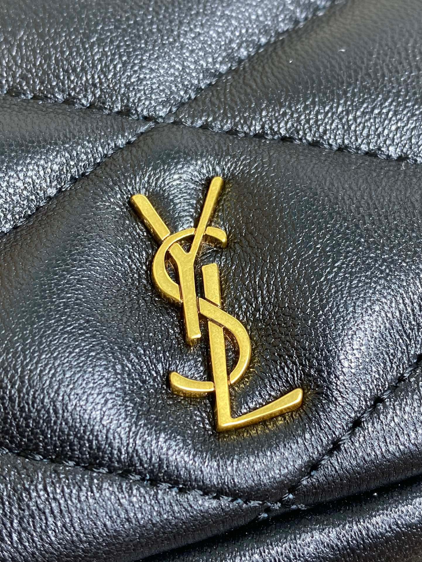 {Style No: LTJ349VR} SADE HOBO 21 IN BLACK LAMBSKIN GOLD HARDWARE - Image 4