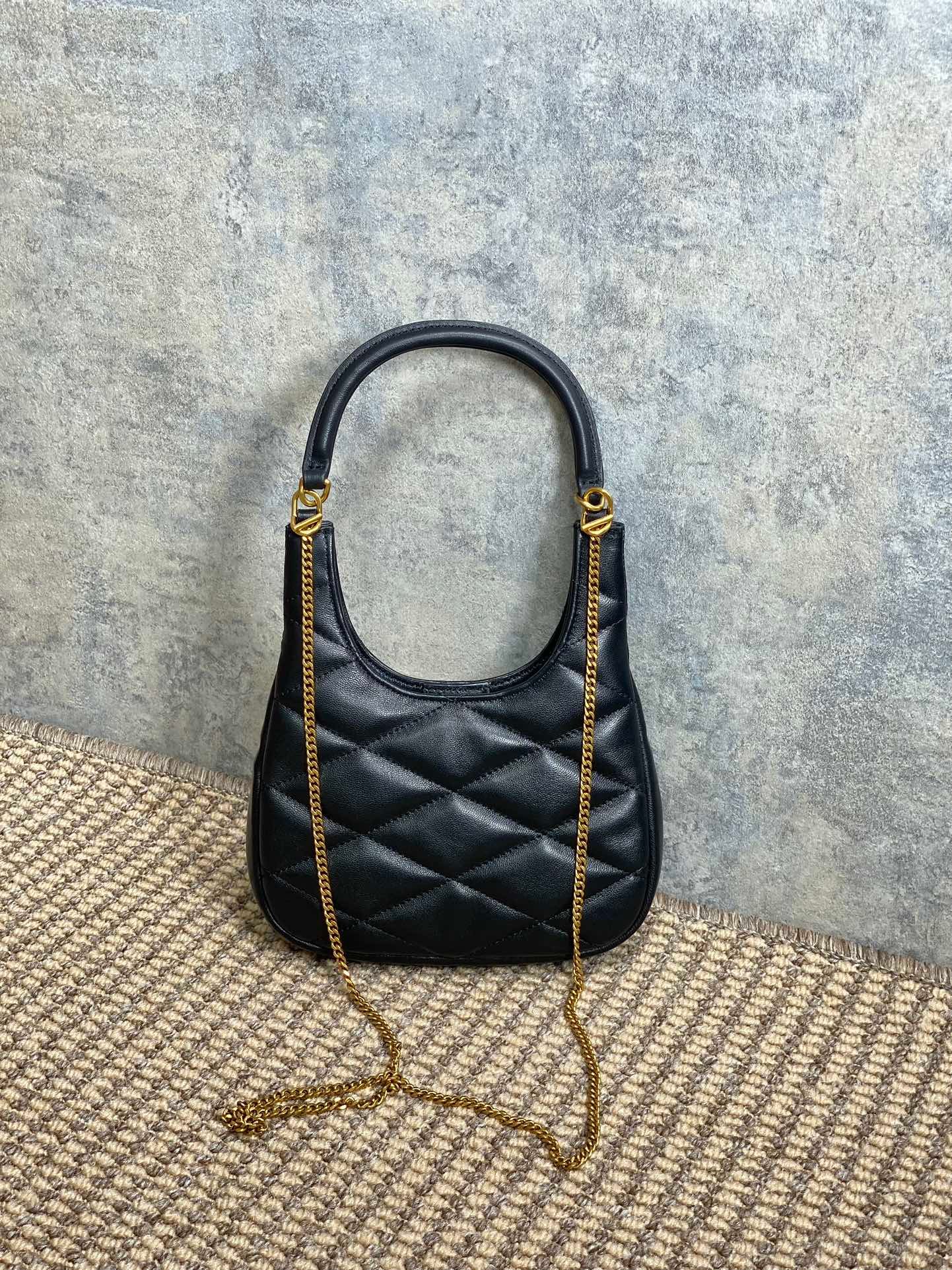 {Style No: LTJ349VR} SADE HOBO 21 IN BLACK LAMBSKIN GOLD HARDWARE - Image 7