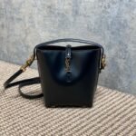 {Style No: G4UU9VUH} LE 37 MINI BUCKET BAG 15 IN BLACK CALFSKIN GOLD HARDWARE