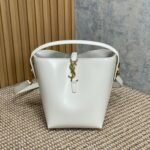 {Style No: O23FHIZE} LE 37 SMALL BUCKET BAG 20 IN WHITE CALFSKIN GOLD HARDWARE