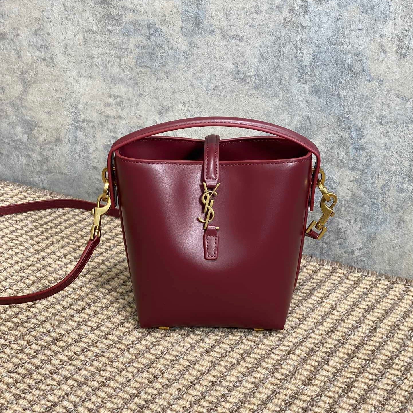 {Style No: D3N78XQY} LE 37 MINI BUCKET BAG 15 IN BURGUNDY RED CALFSKIN GOLD HARDWARE