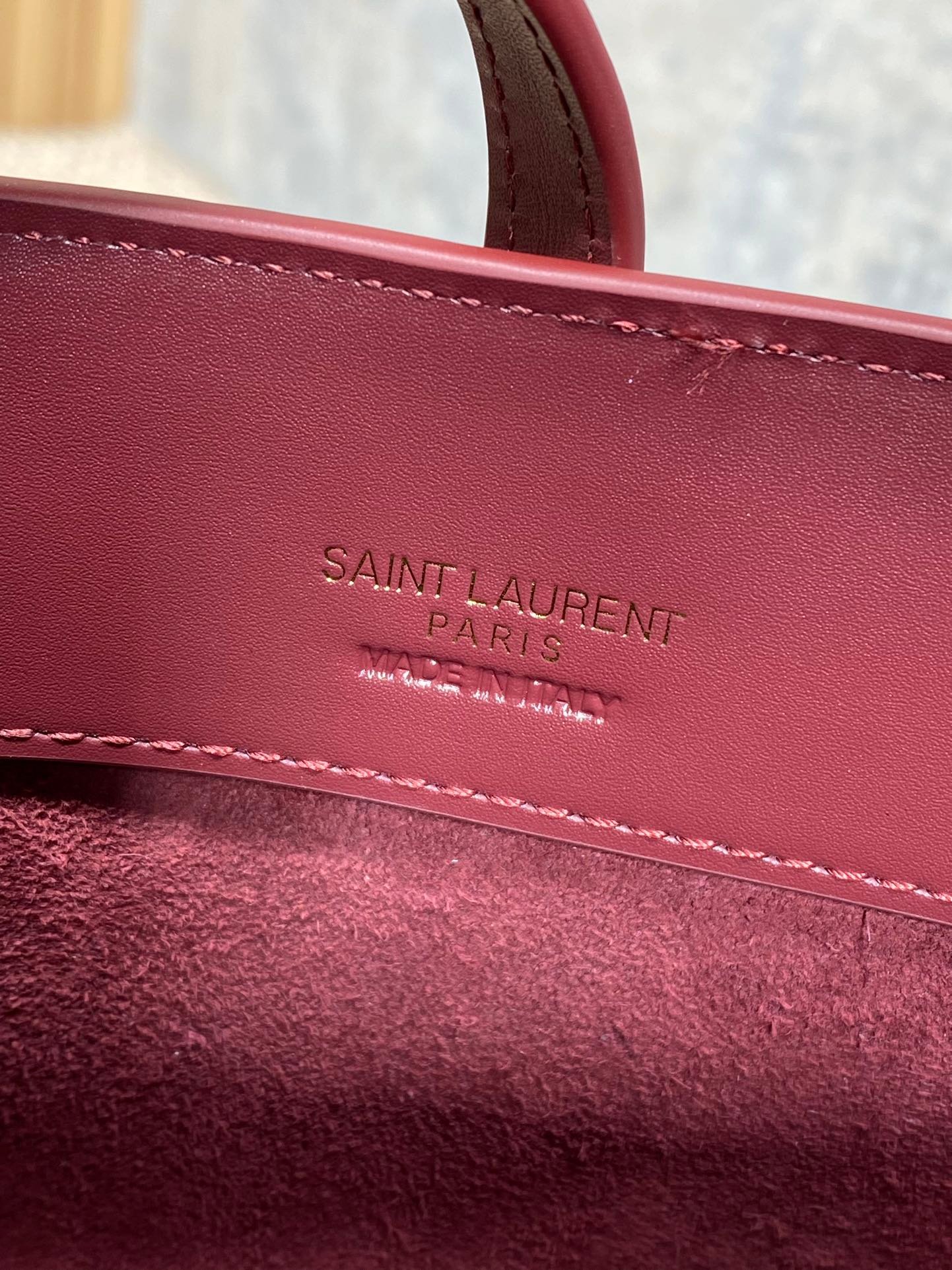 {Style No: D3N78XQY} LE 37 MINI BUCKET BAG 15 IN BURGUNDY RED CALFSKIN GOLD HARDWARE - Image 9
