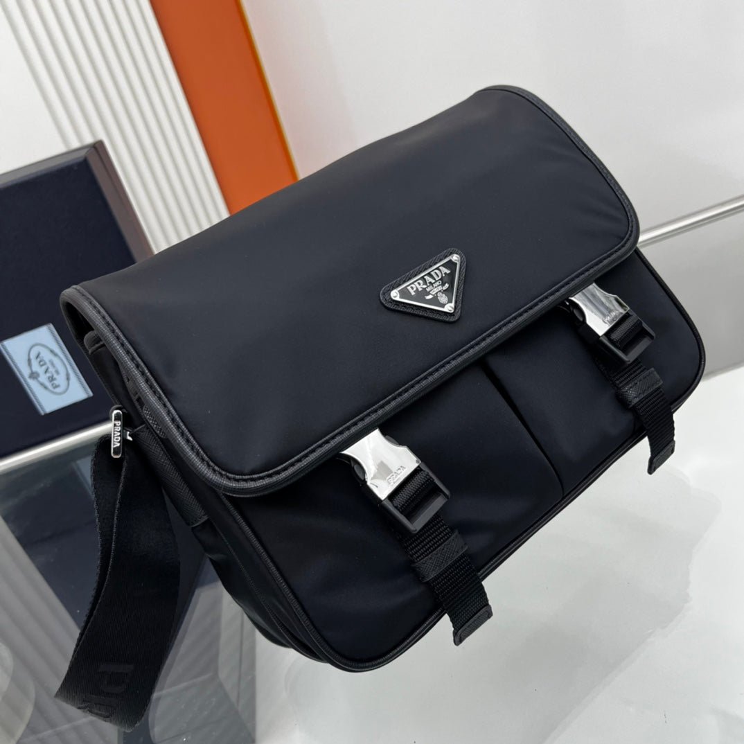 {Style No: RFQCTMB5} PRA SMALL 26 SHOULDERBAG IN BLACK SAFFIANO LEATHER - Image 2
