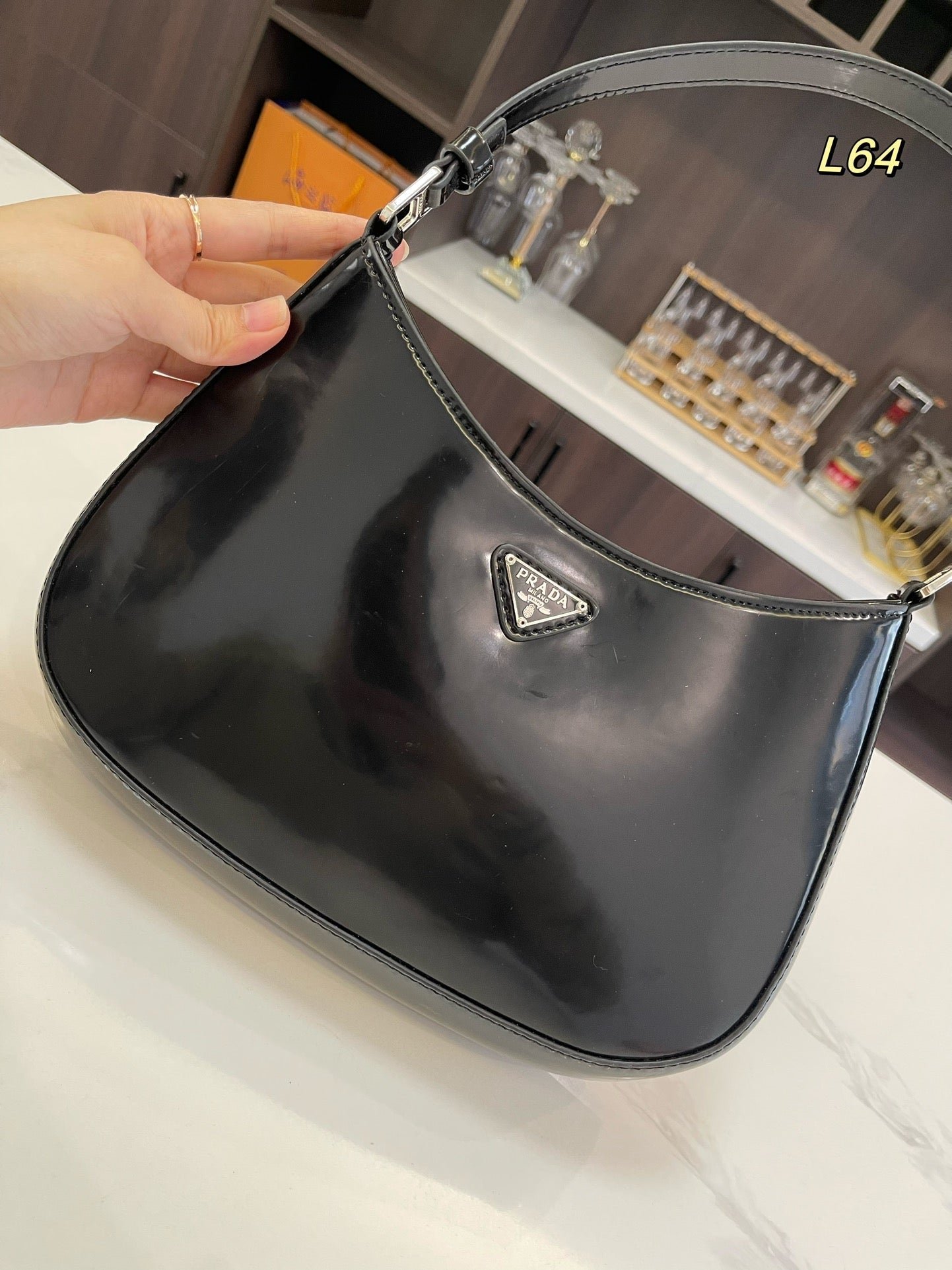 {Style No: 7QY2VSPR} PRA 30 CLEO SHOULDER BAG IN BLACK BRUSHED LEATHER - Image 2