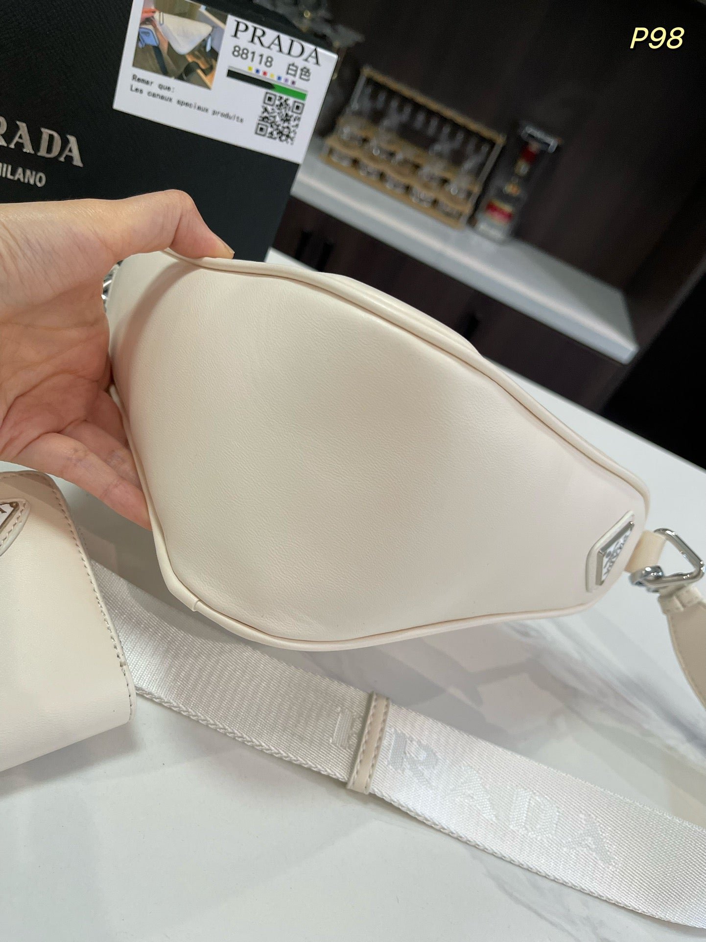 {Style No: ILQ8WAD6} PRA TRIANGLE 27 SHOULDER BAG IN WHITE CALFSKIN WITH STRAP - Image 4