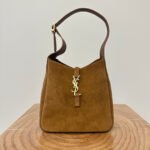 {Style No: 3Y3K996W} LE 5 À 7 SUPPLE SMALL 22 IN CARAMEL BROWN SUEDE