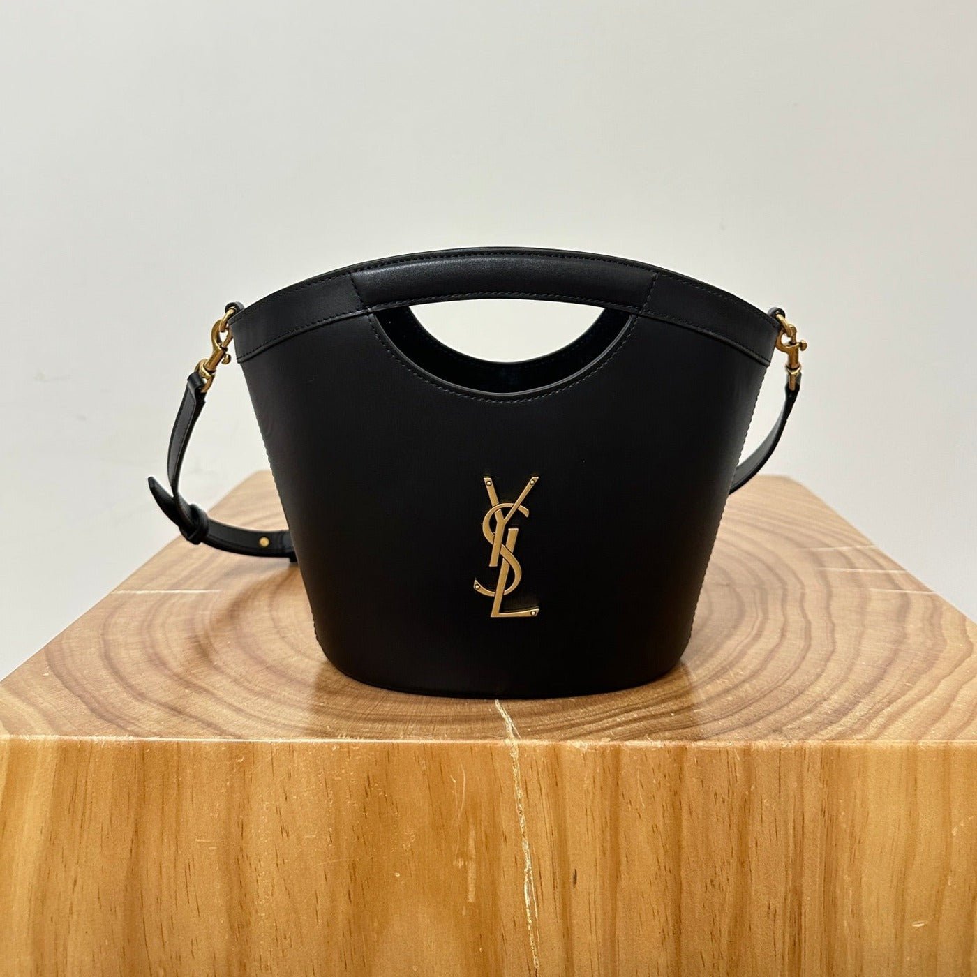 {Style No: 11CCS1GJ} MINI 29 BLACK SOLF CALFSKIN BASKET BAG