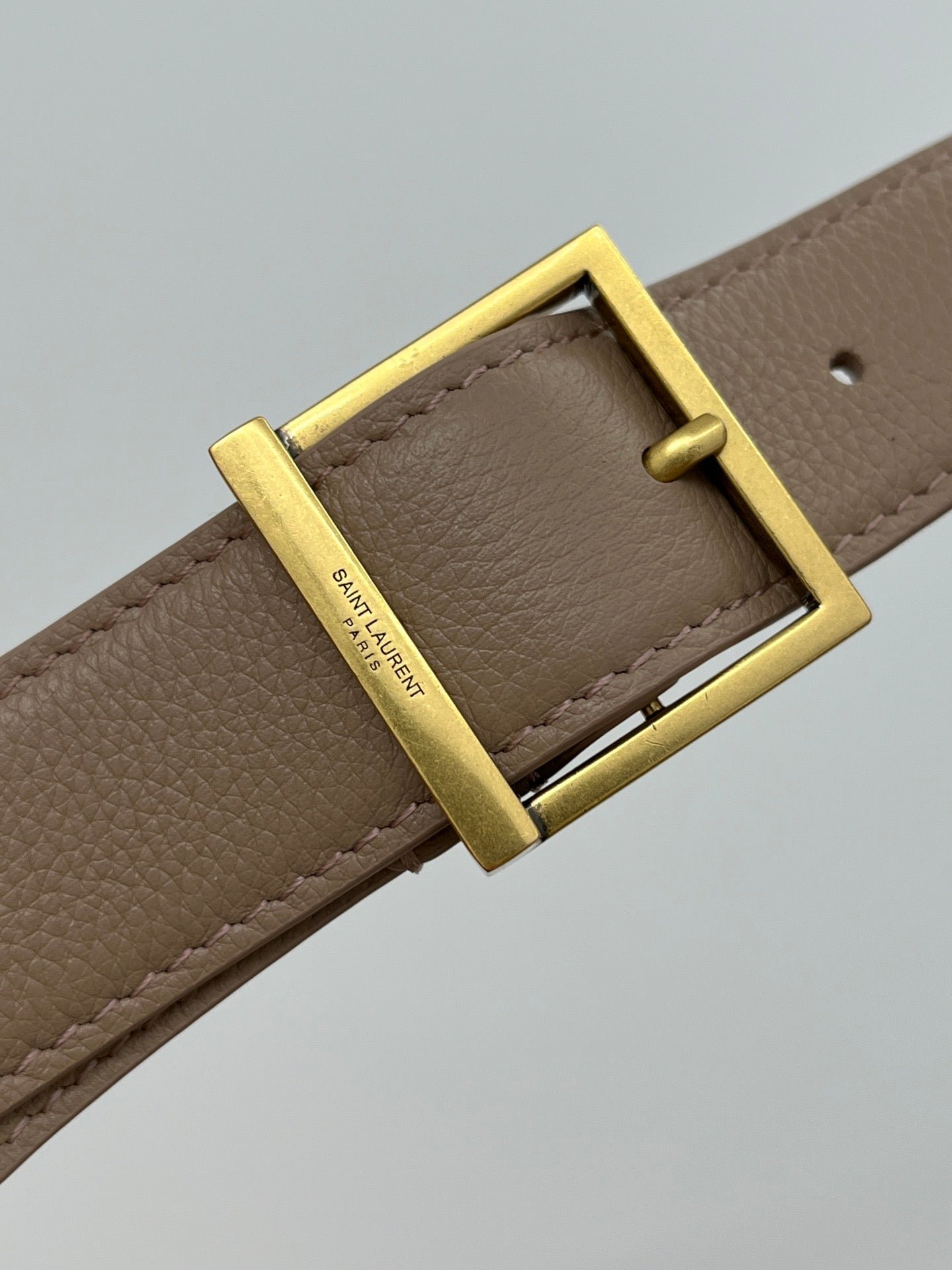 {Style No: 6O71QG5A} LE 5 À 7 LARGE SUPPLE 31 IN LIGHT BROWN GRAINED CALFSKIN - Image 6