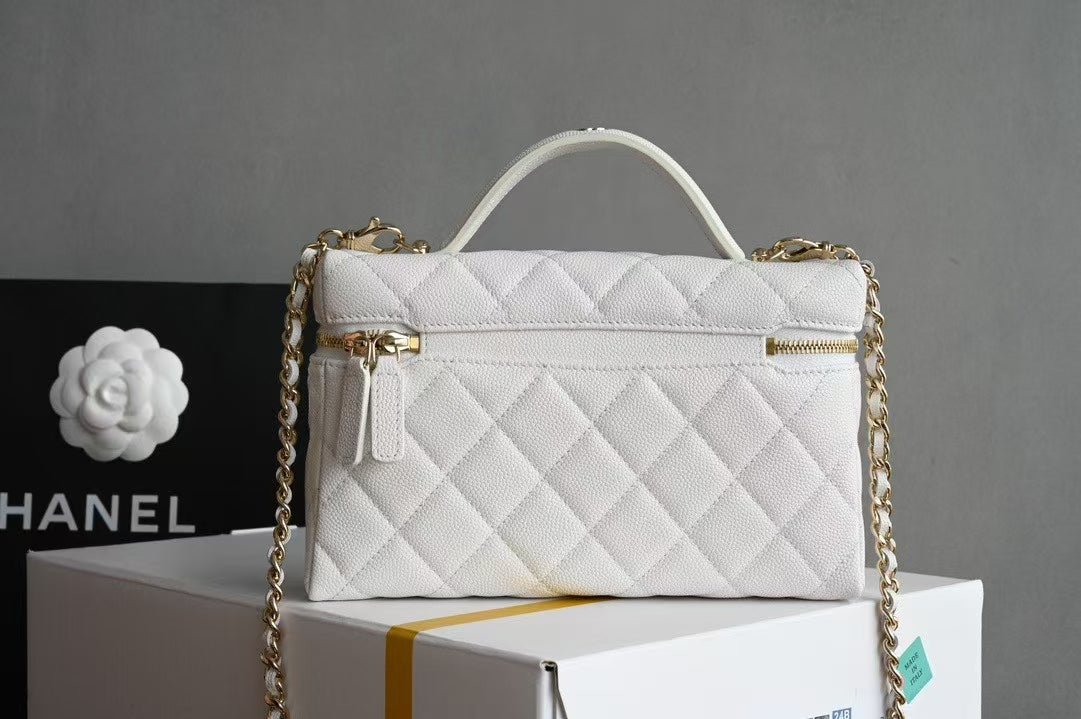 {Style No: ZJBMDHDM} COSMETIC BAG 19 IN WHITE GRAINED CALFSKIN GOLD HARDWARE - Image 7