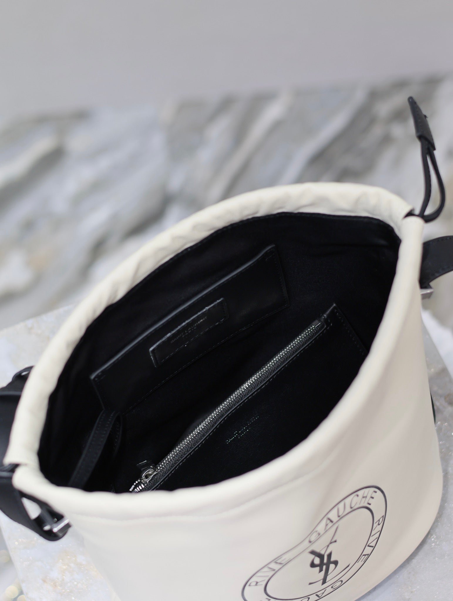 {Style No: 7FXJ36KZ} RIVE GAUCHE BUCKET BAG 23 IN WHITE CALFSKIN - Image 3