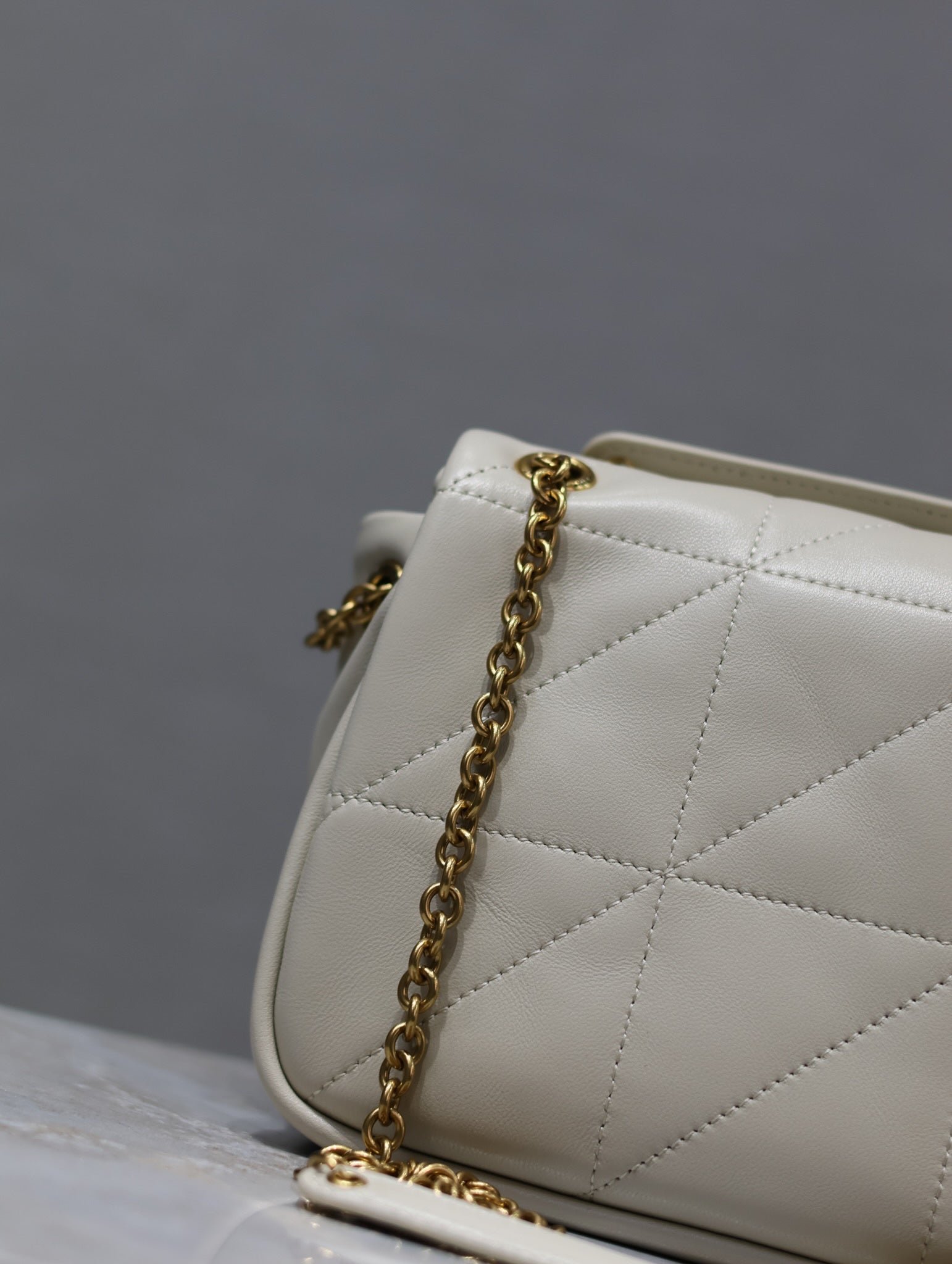 {Style No: LBSWMWT9} YSL 25S JAMIE MINI 20 IN BLANC VINTAGE LAMBSKIN GOLD HARDWRE - Image 7
