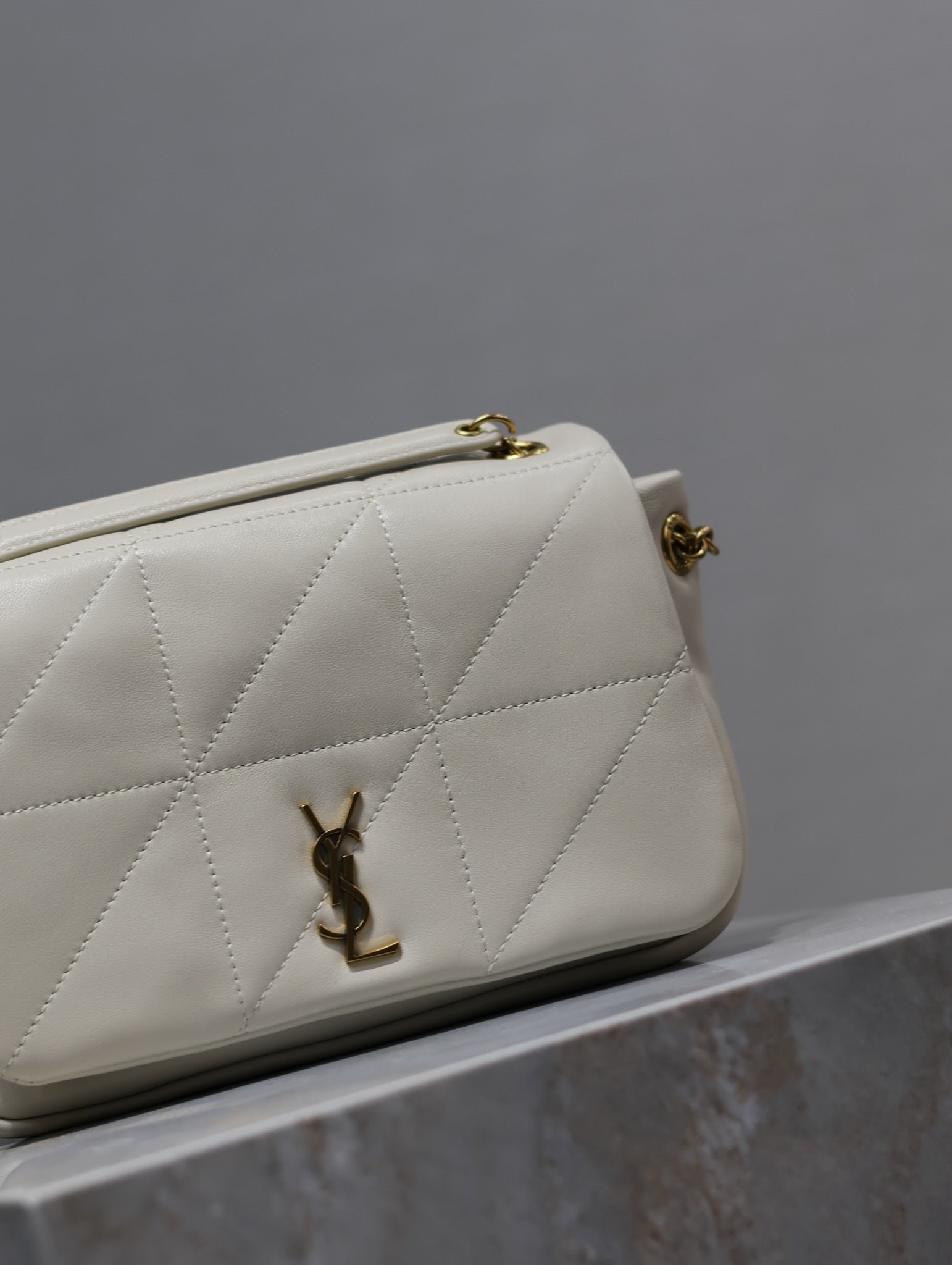 {Style No: LBSWMWT9} YSL 25S JAMIE MINI 20 IN BLANC VINTAGE LAMBSKIN GOLD HARDWRE - Image 6