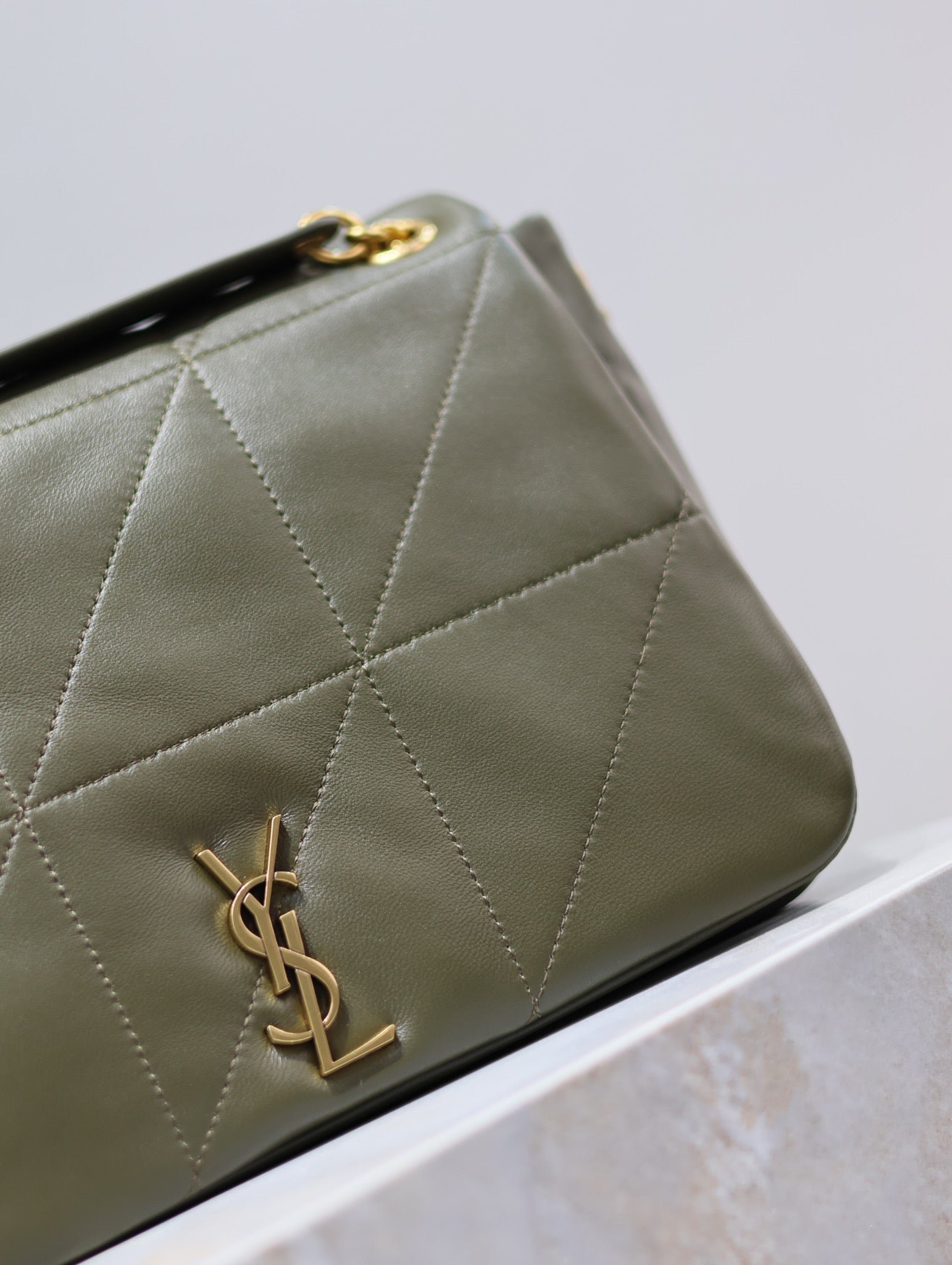 {Style No: IR3NOZPZ} YSL 25S JAMIE 25 IN LIGHT MUSK LAMBSKIN GOLD HARDWARE - Image 4