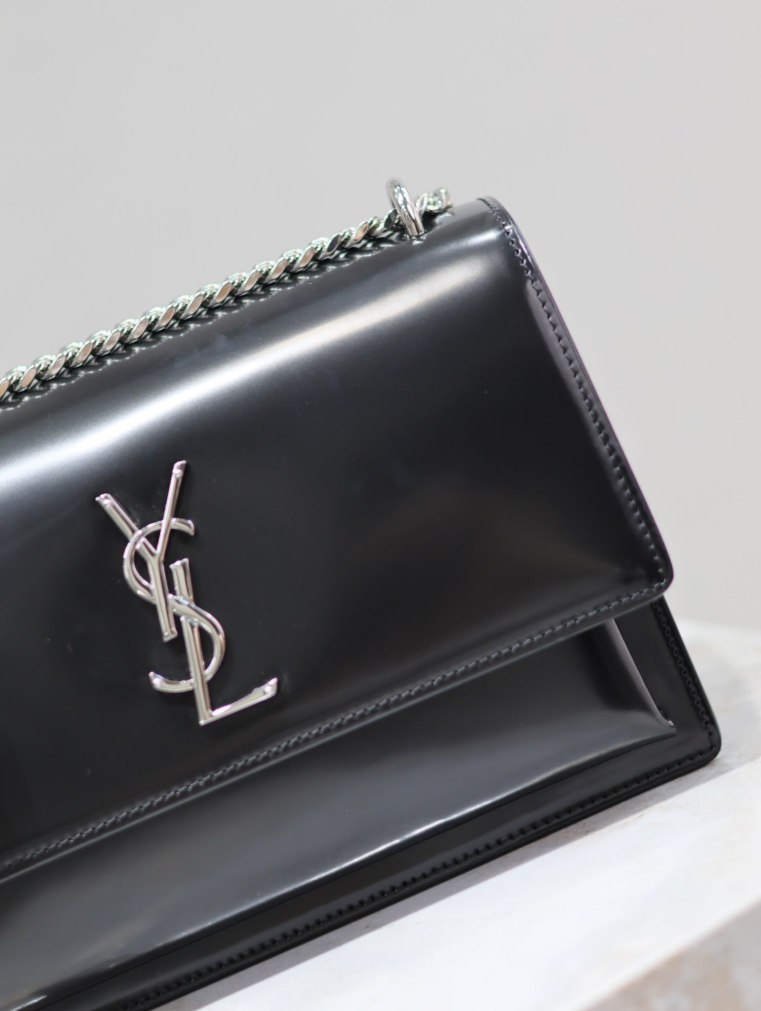 {Style No: 85HTMZEX} YSL 25S SUNSET MEDIUM 22 IN BLACK SHINY CALFSKIN SILVER HARDWRE - Image 3