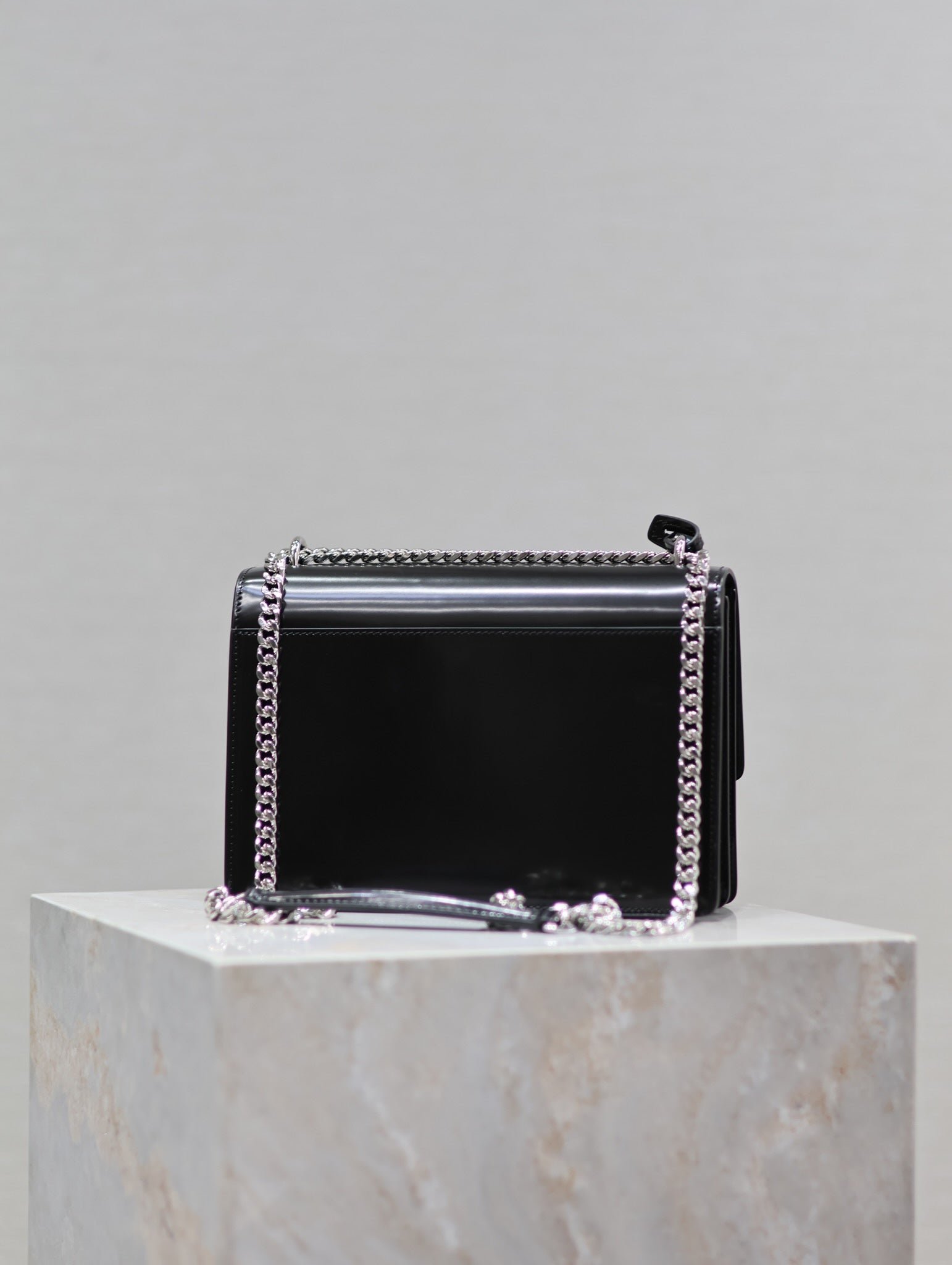 {Style No: 85HTMZEX} YSL 25S SUNSET MEDIUM 22 IN BLACK SHINY CALFSKIN SILVER HARDWRE - Image 2