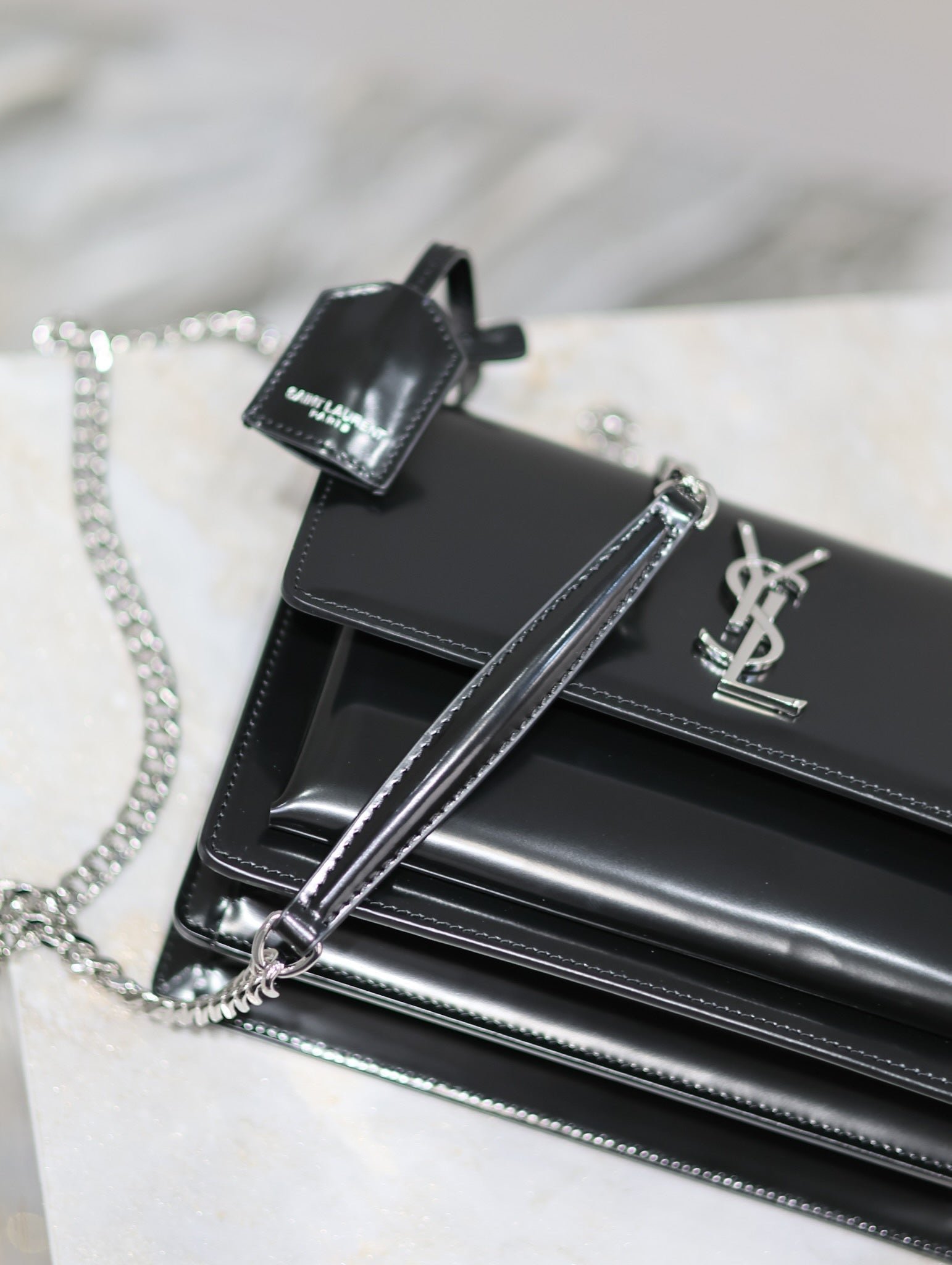 {Style No: N4GWU27N} YSL 25S SUNSET MEDIUM 22 IN BLACK SHINY CALFSKIN SILVER HARDWARE - Image 4