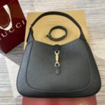 {Style No: 3GCS18LD} JACKIE LARGE SHOULDER BAG 40 IN BLACK CALFSKIN GOLD HARDWARE