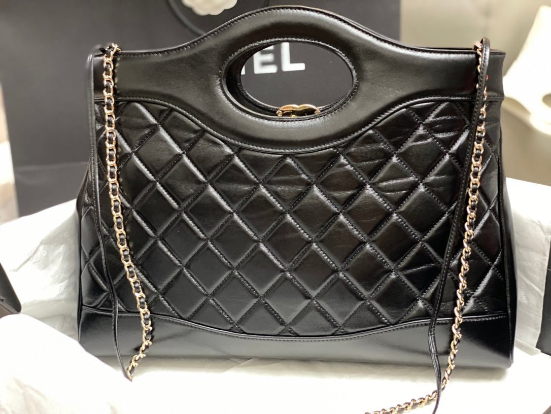 {Style No: 868Y1QBL} CC 39 LARGE SHOPPING BAG IN BLACK CALFSKIN - Image 3