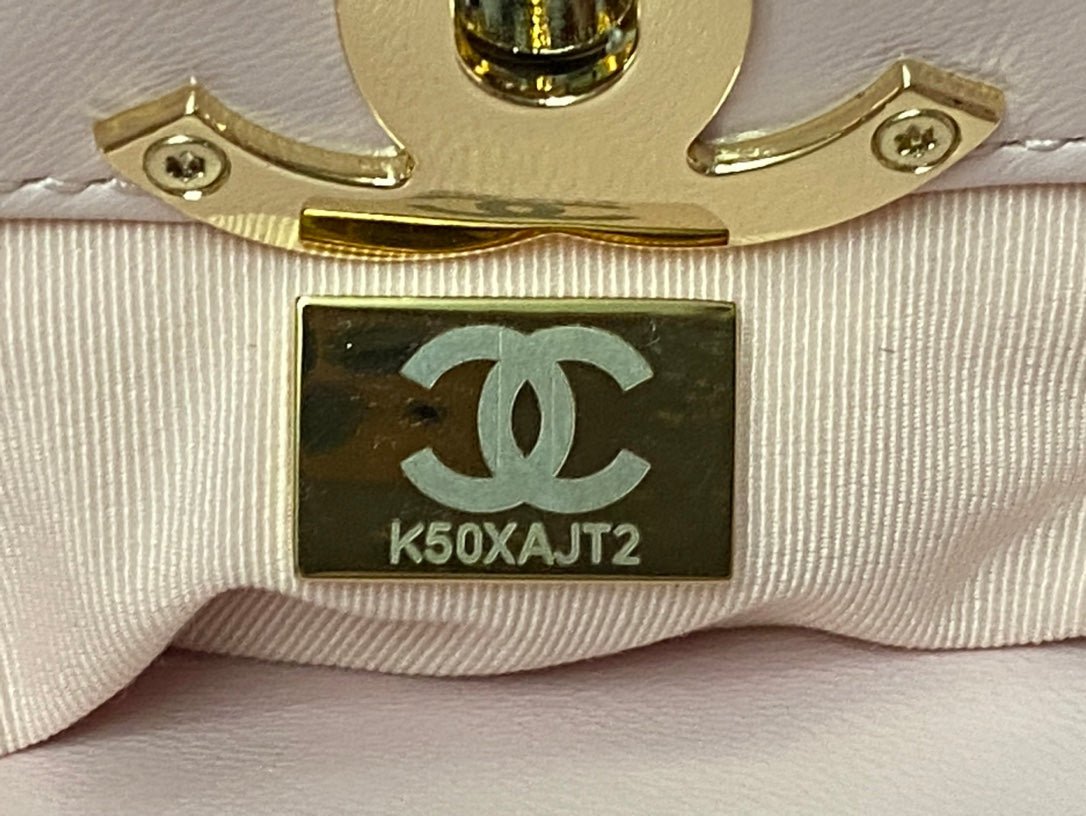 {Style No: MF4CZV4Y} CC SMALL 30 SHOPPING BAG IN LIGHT PINK CALFSKIN - Image 4