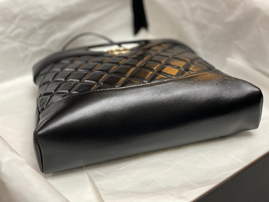 {Style No: JQQYH8IO} CC MINI 23 SHOPPING BAG IN BLACK CALFSKIN - Image 4