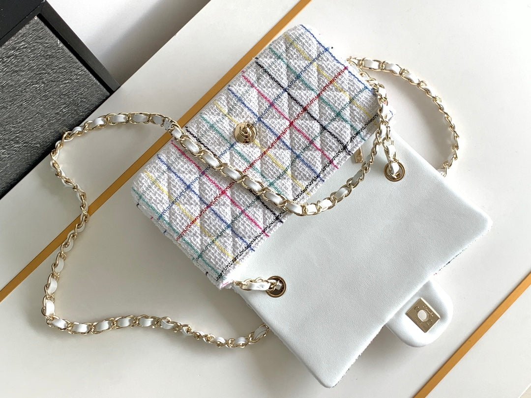 {Style No: XVBNXD1J} CC MEDIUM 20 FLAP BAG IN WHITE WOOL TWEED - Image 4
