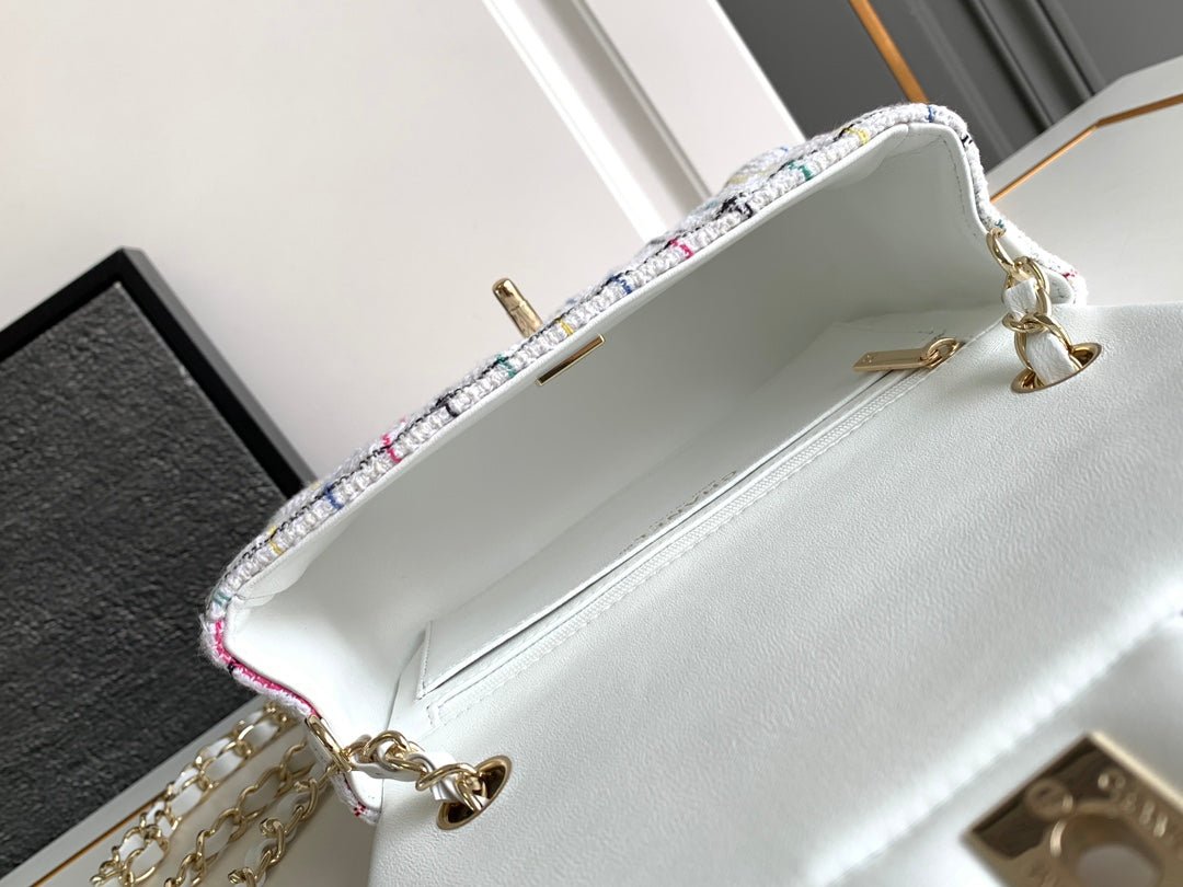 {Style No: XVBNXD1J} CC MEDIUM 20 FLAP BAG IN WHITE WOOL TWEED - Image 8