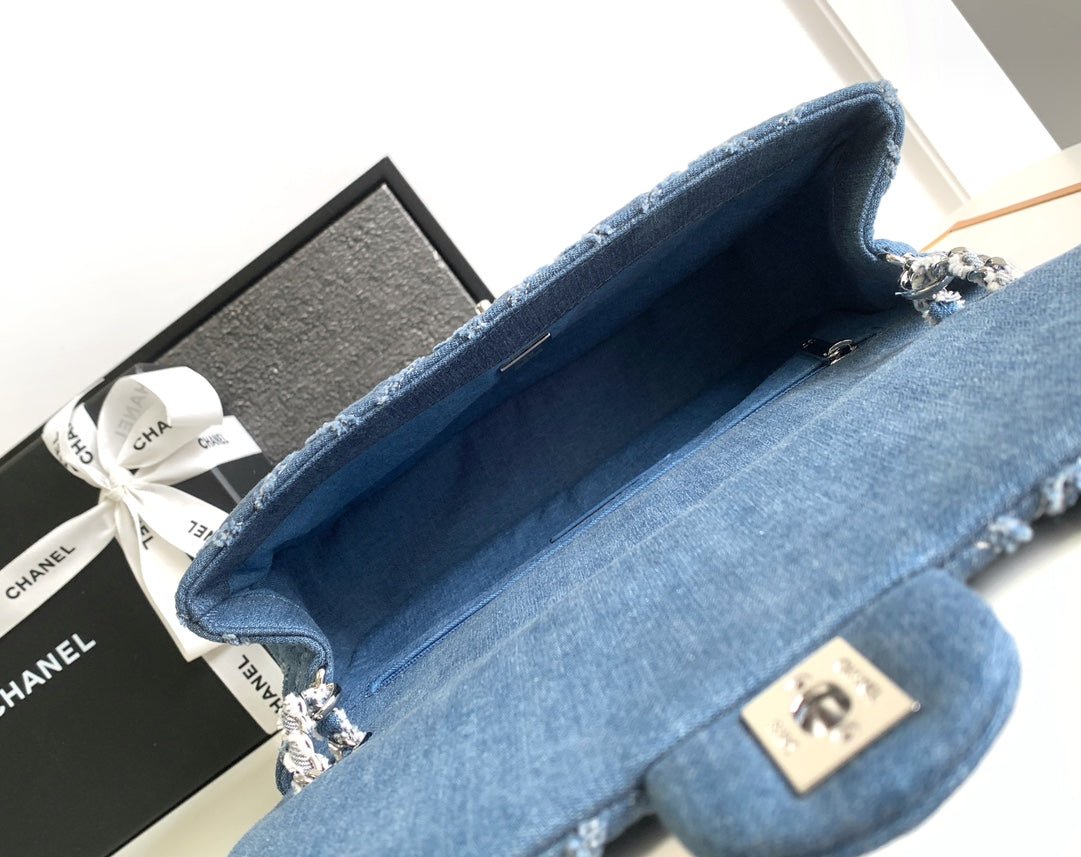 {Style No: OHLEXUGI} CC MINI 25 CLASSIC BAG IN BLUE COBALT DENIM - Image 7