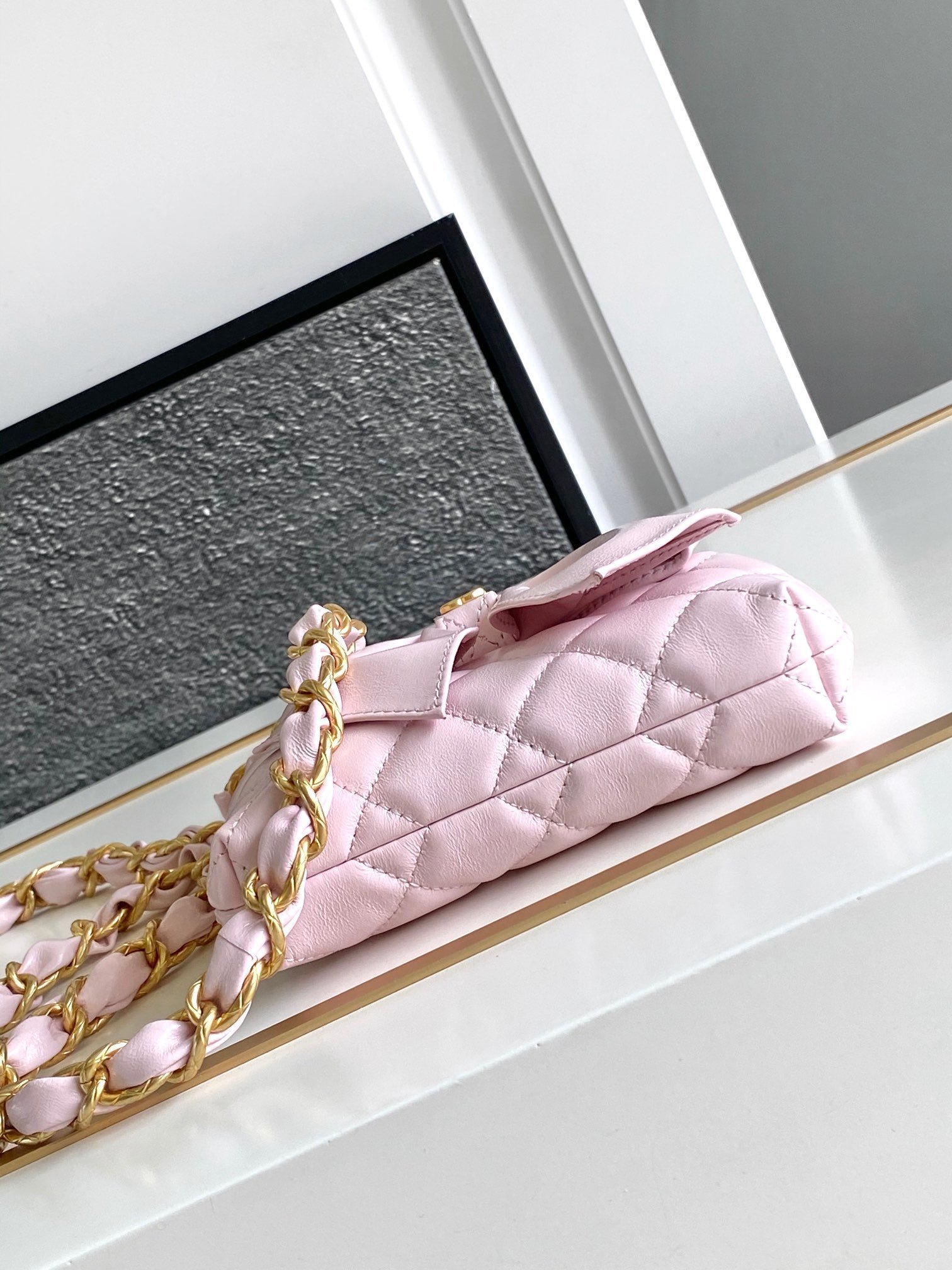 {Style No: VK1G68R6} CC MINI 13 CLUTCH WITH STRAP IN LIGHT PINK LAMBSKIN ATTACH BOW - Image 7
