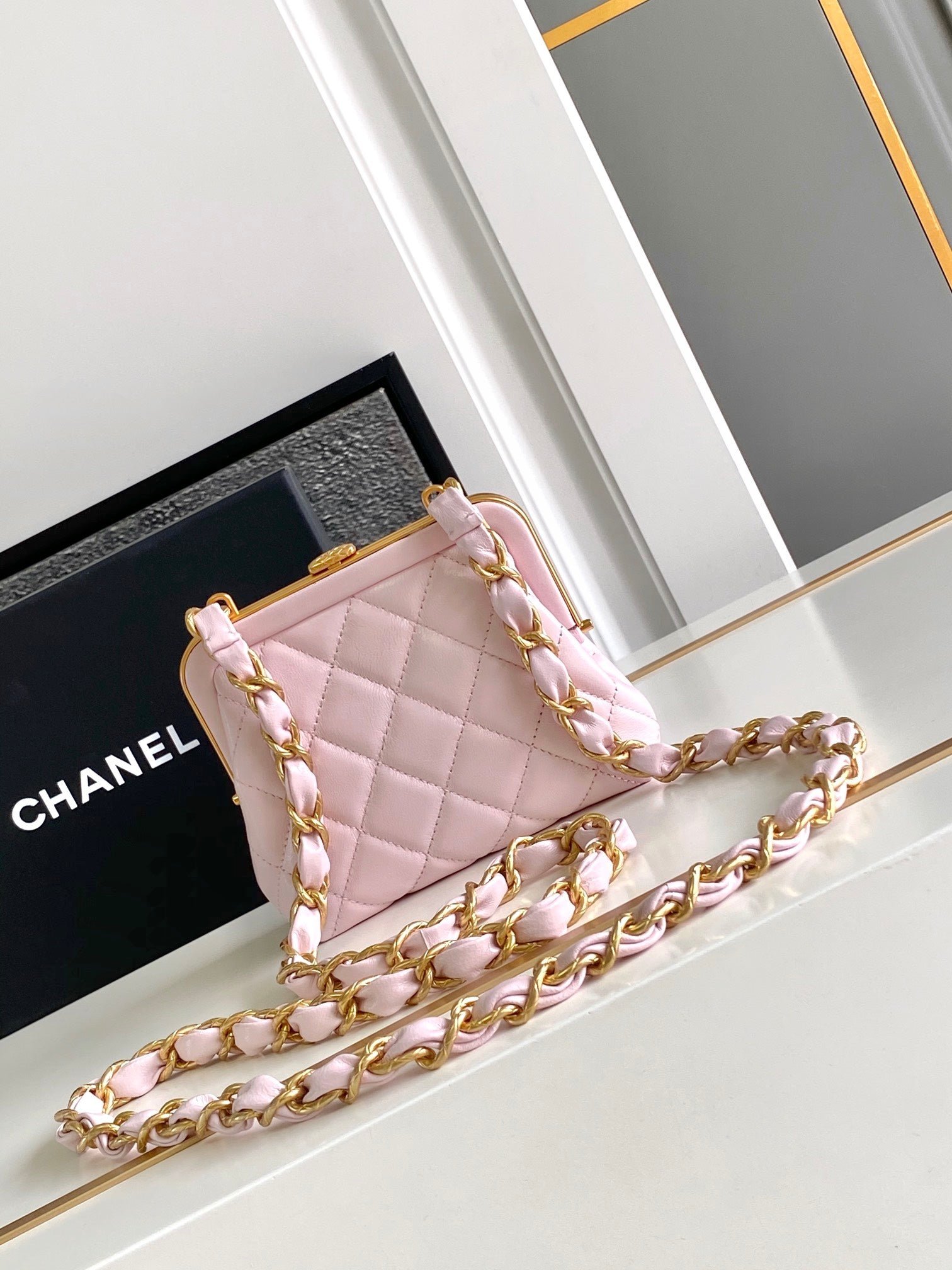 {Style No: VK1G68R6} CC MINI 13 CLUTCH WITH STRAP IN LIGHT PINK LAMBSKIN ATTACH BOW - Image 2