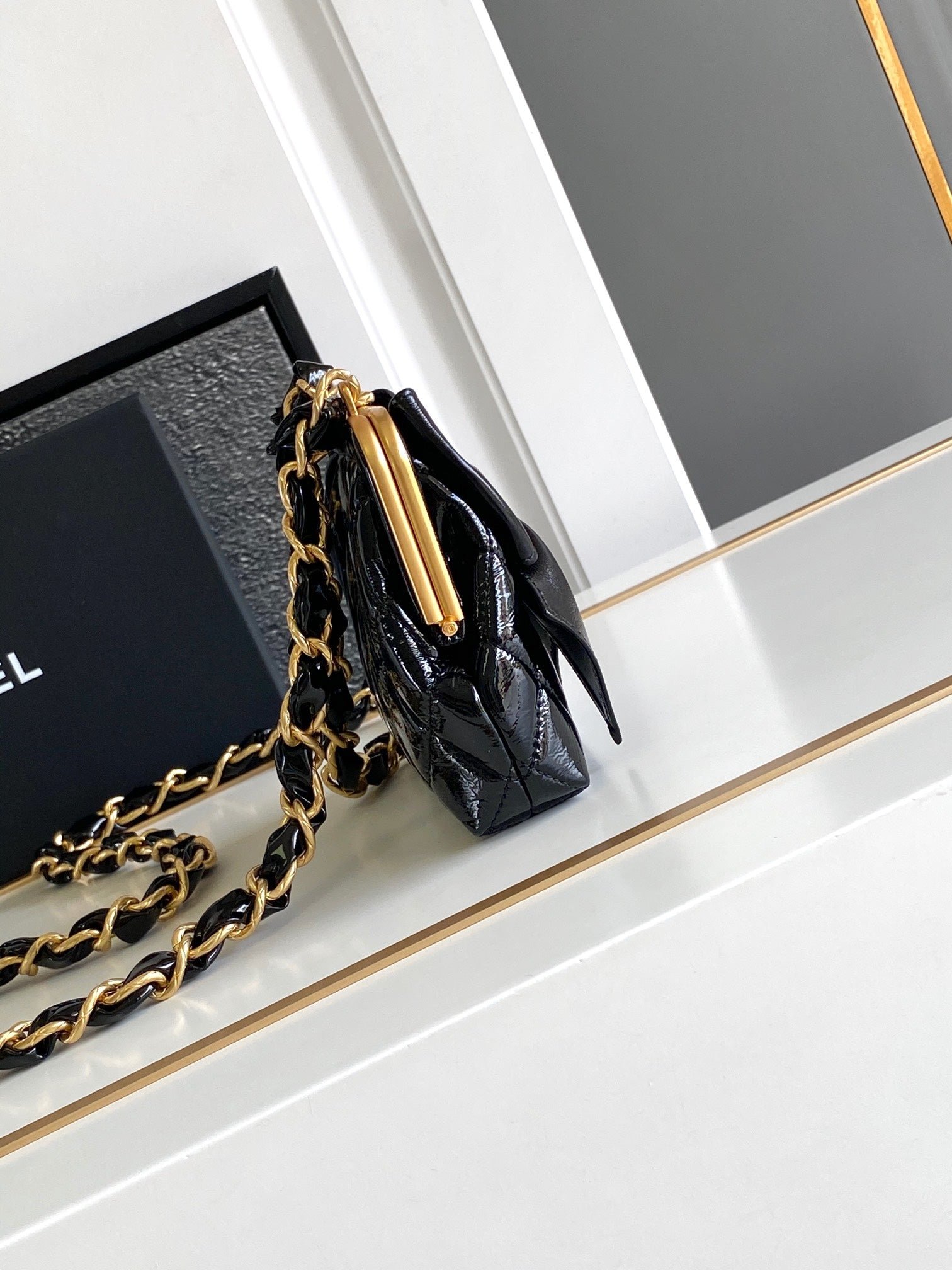 {Style No: 39GQP3GC} CC MINI 13 CLUTCH WITH STRAP IN BLACK LAMBSKIN ATTACH BOW - Image 6