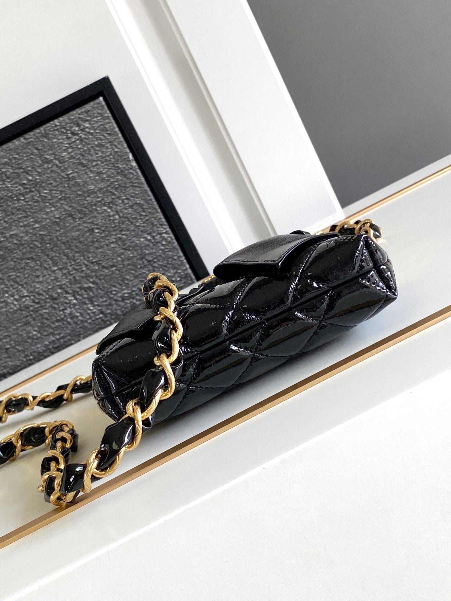 {Style No: 39GQP3GC} CC MINI 13 CLUTCH WITH STRAP IN BLACK LAMBSKIN ATTACH BOW - Image 7