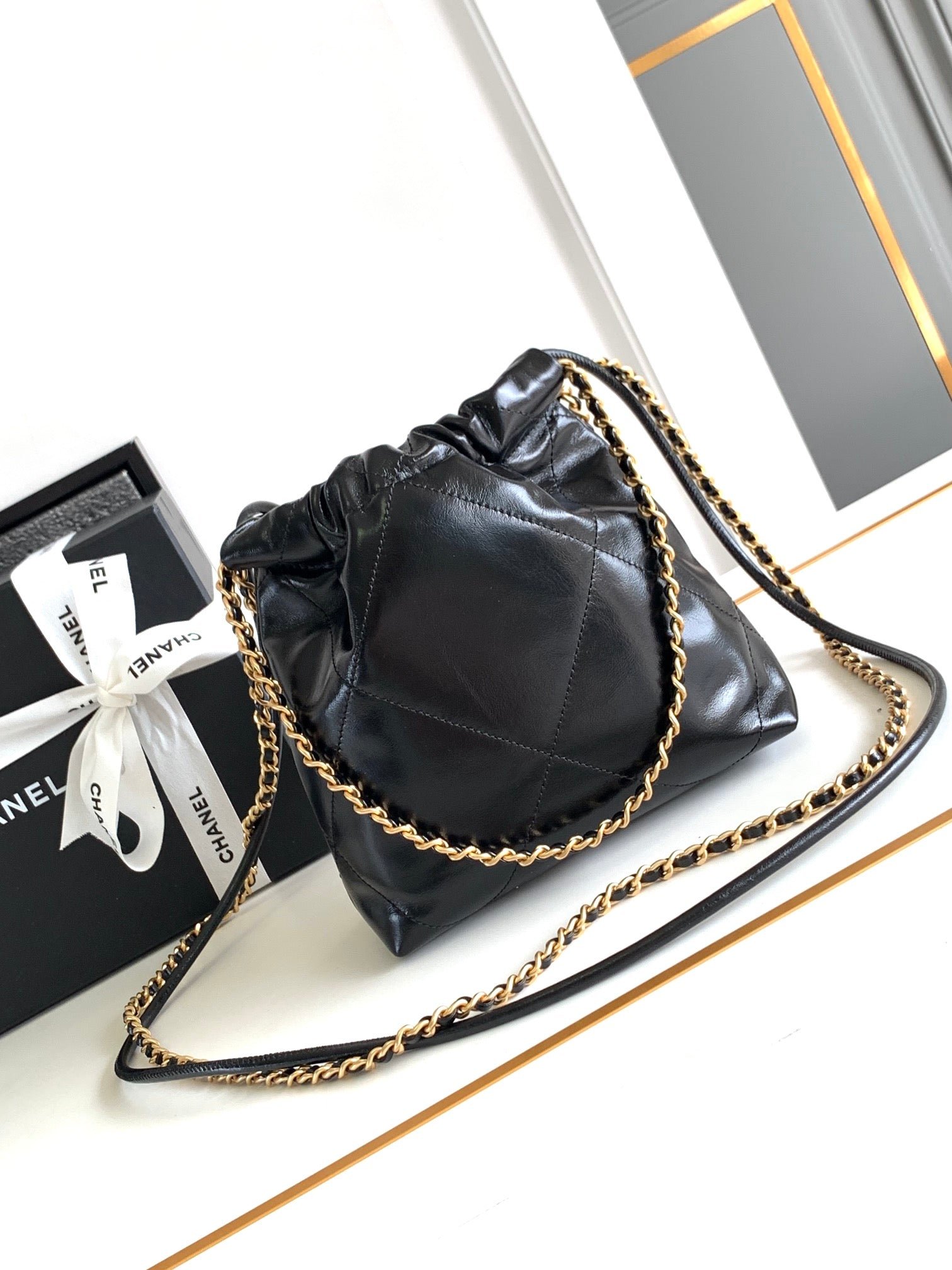 {Style No: K2ICL3MF} CC MINI 20 BAG IN BLACK SHINNY CALFSKIN WITH GOLD METAL - Image 2