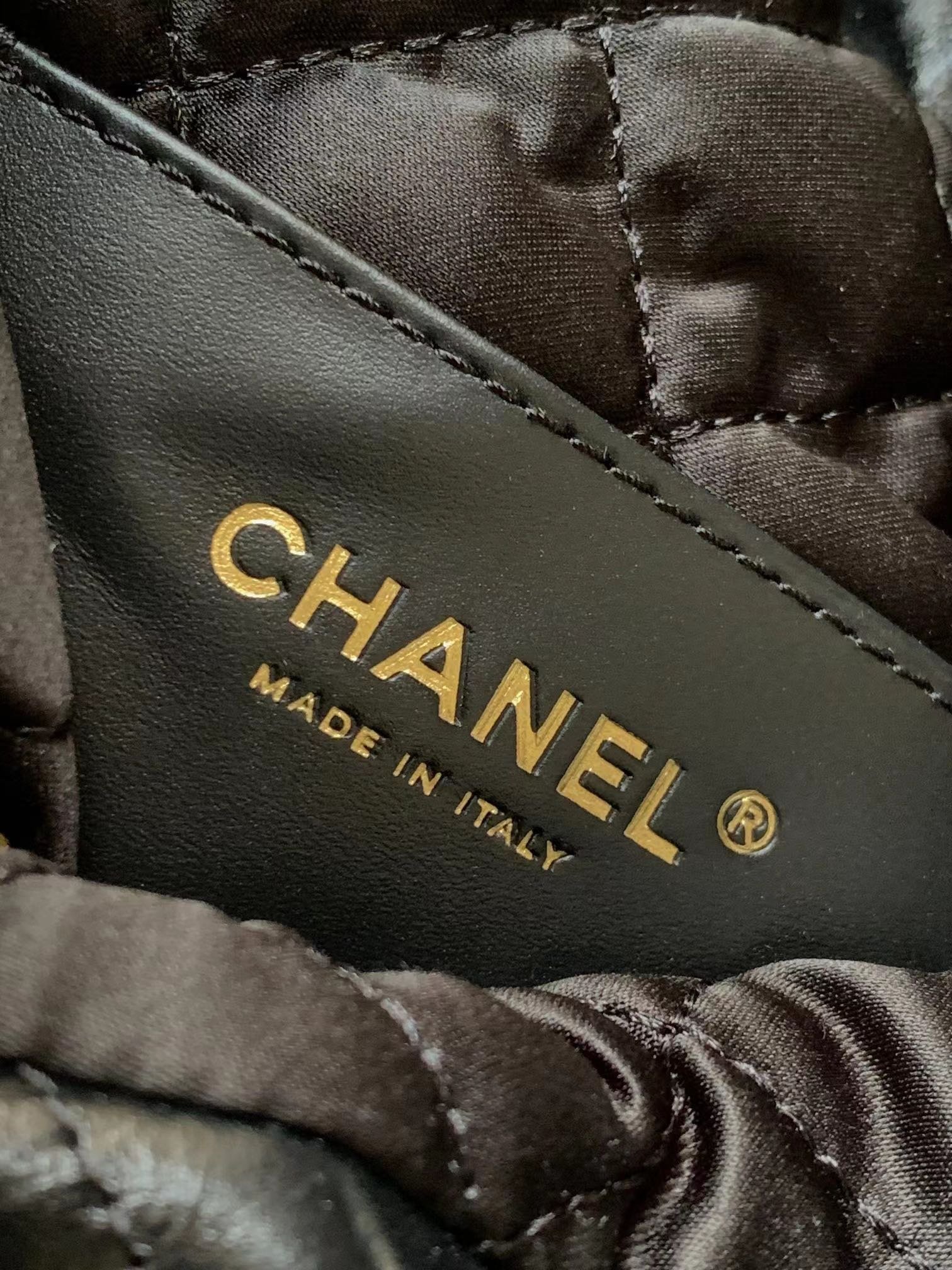 {Style No: K2ICL3MF} CC MINI 20 BAG IN BLACK SHINNY CALFSKIN WITH GOLD METAL - Image 8