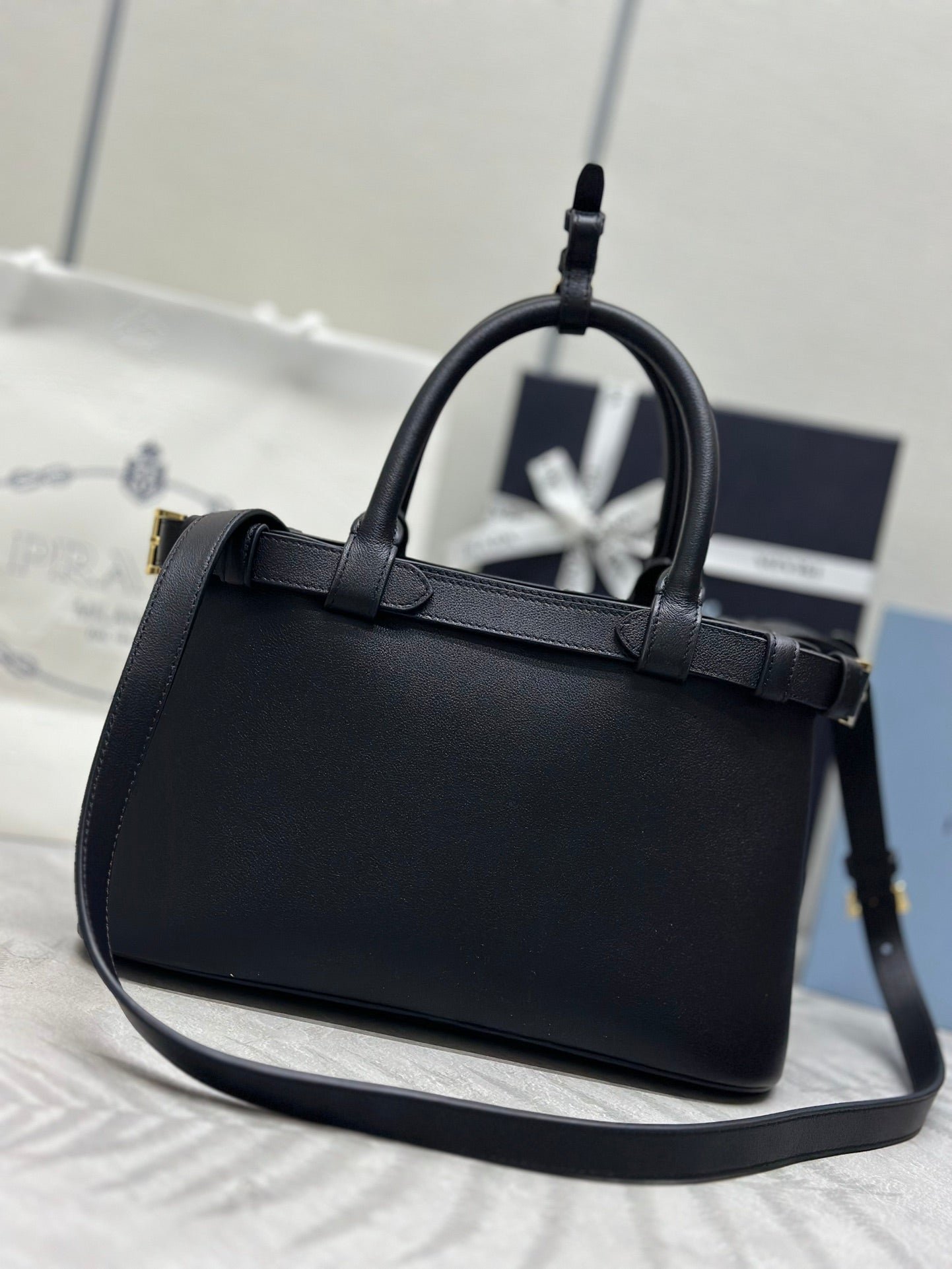 {Style No: QMLS5BKC} PRADA 25S BUCKLE MEDIUM HANDBAG 28 IN BLACK CALFSKIN GOLD HARDWRE - Image 2