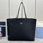 {Style No: O5QEN3QB} MEDIUM SHOPPING BAG 40 IN BLACK RE-NYLON FABRIC
