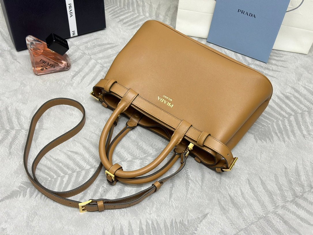 {Style No: UA3HNXD6} PRADA 25S BUCKLE MEDIUM HANDBAG 28 IN CARAMEL CALFSKIN GOLD HARDWARE - Image 8