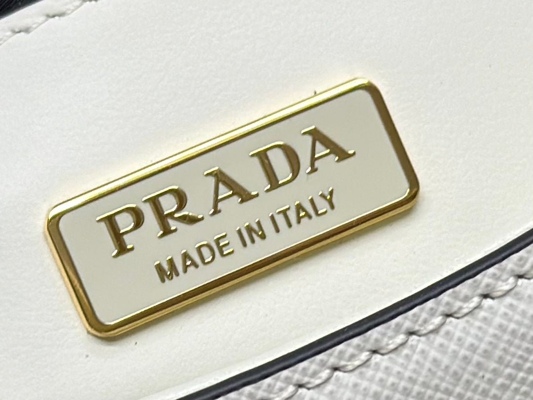 {Style No: N7R4O78C} PRADA 25S MINI FLAP BAG 20 IN WHITE SAFFIANO CALFSKIN GOLD HARDWARE - Image 8
