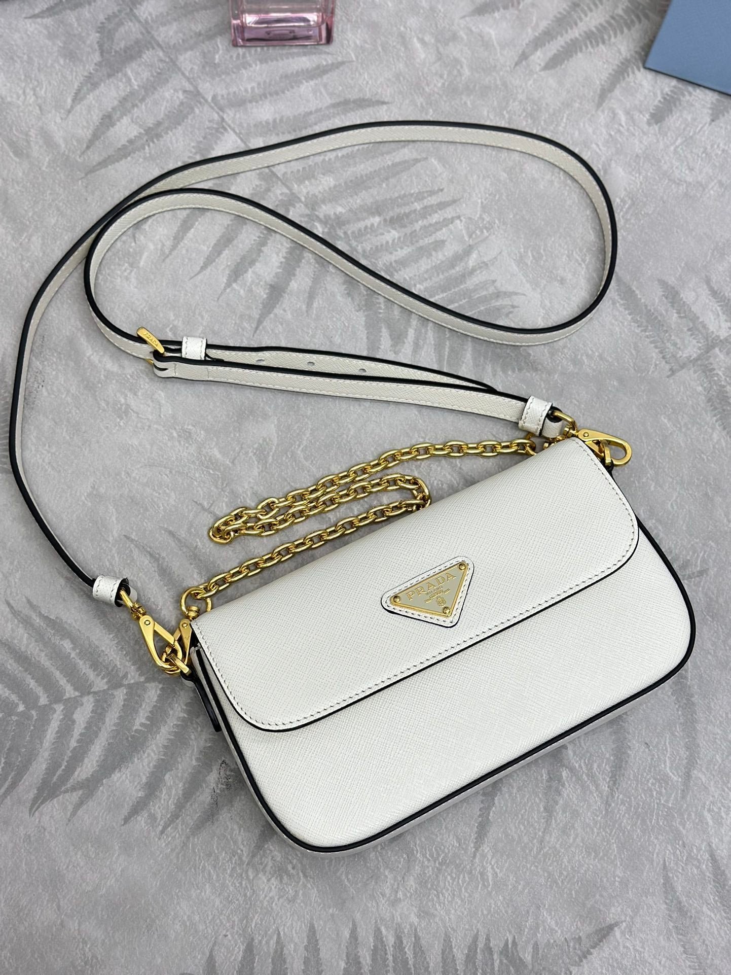 {Style No: N7R4O78C} PRADA 25S MINI FLAP BAG 20 IN WHITE SAFFIANO CALFSKIN GOLD HARDWARE - Image 7