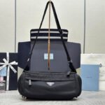 {Style No: VA8GDQQO} SHOULDER BAG 32 IN BLACK RE-NYLON TRIANGLE LOGO