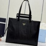 {Style No: G8TQE5LD} TOTE BAG 39 IN BLACK SMOOTH CALFSKIN