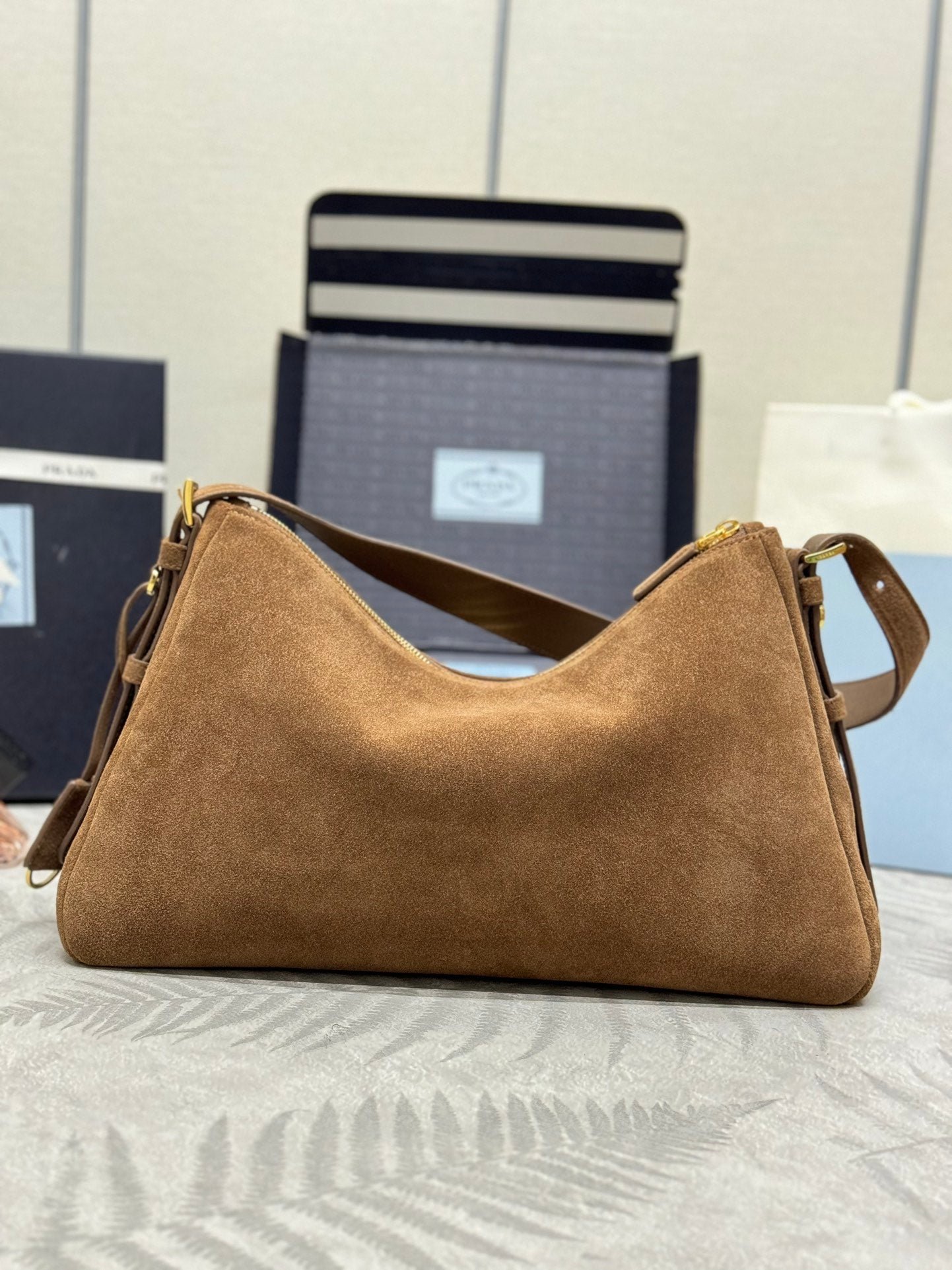 {Style No: 1PGUSMXN} PRADA 25S AIMEE SHOULDER BAG 39 IN BROWN SUEDE - Image 2
