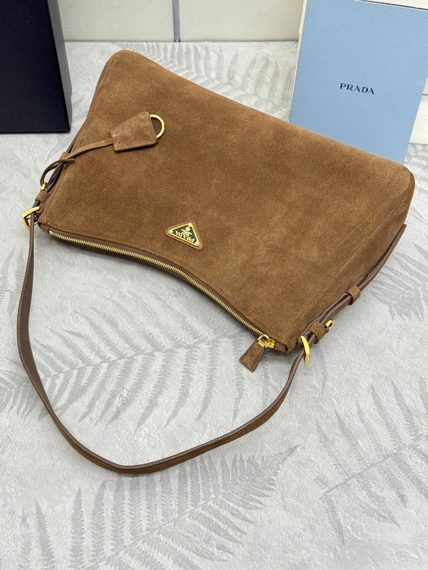 {Style No: 1PGUSMXN} PRADA 25S AIMEE SHOULDER BAG 39 IN BROWN SUEDE - Image 7
