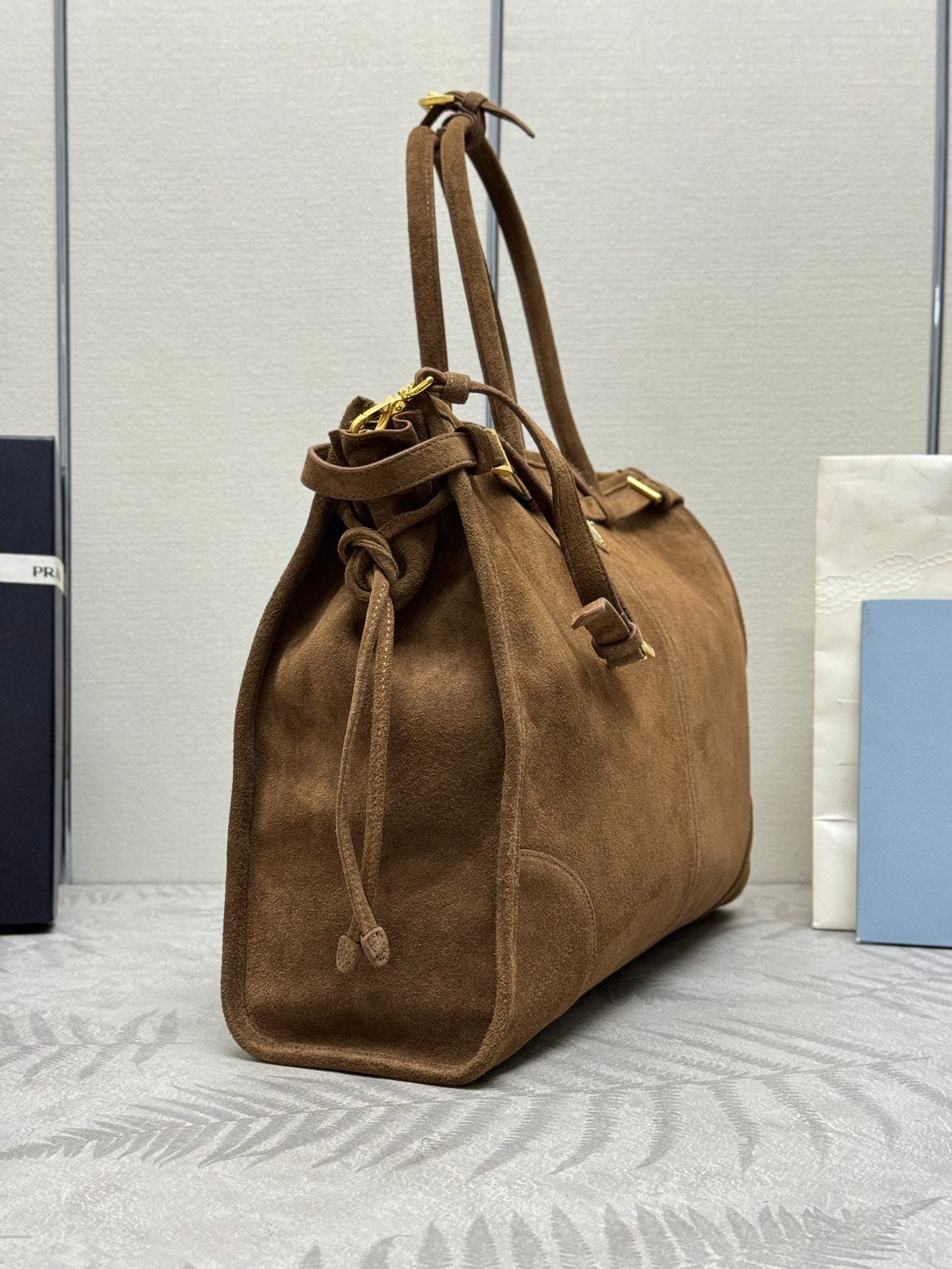 {Style No: TC1XSXLG} TOTE BAG WITH BELT 42 IN RUSSET BROWN SUEDE GOLD HARDWARE - Image 9