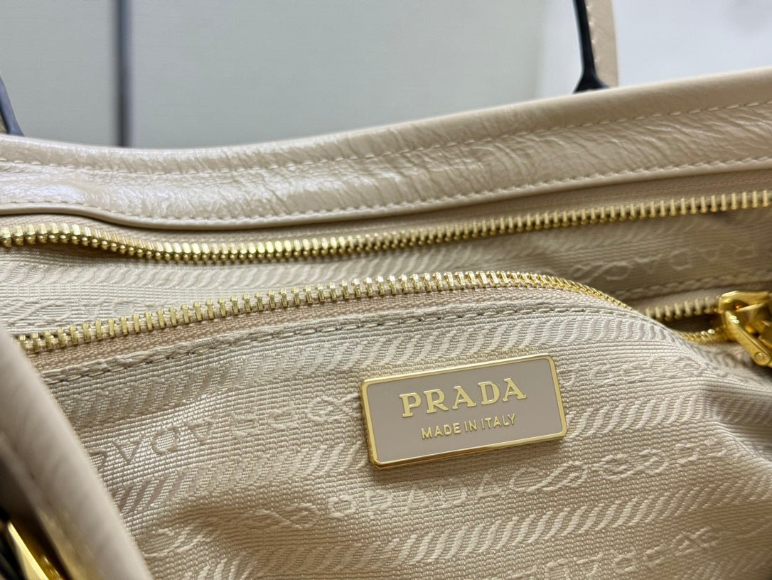 {Style No: 7B34ROGH} PRADA 25S BONNIE LARGE HANDBAG 38 IN BEIGE CALFSKIN GOLD HARDWARE - Image 9